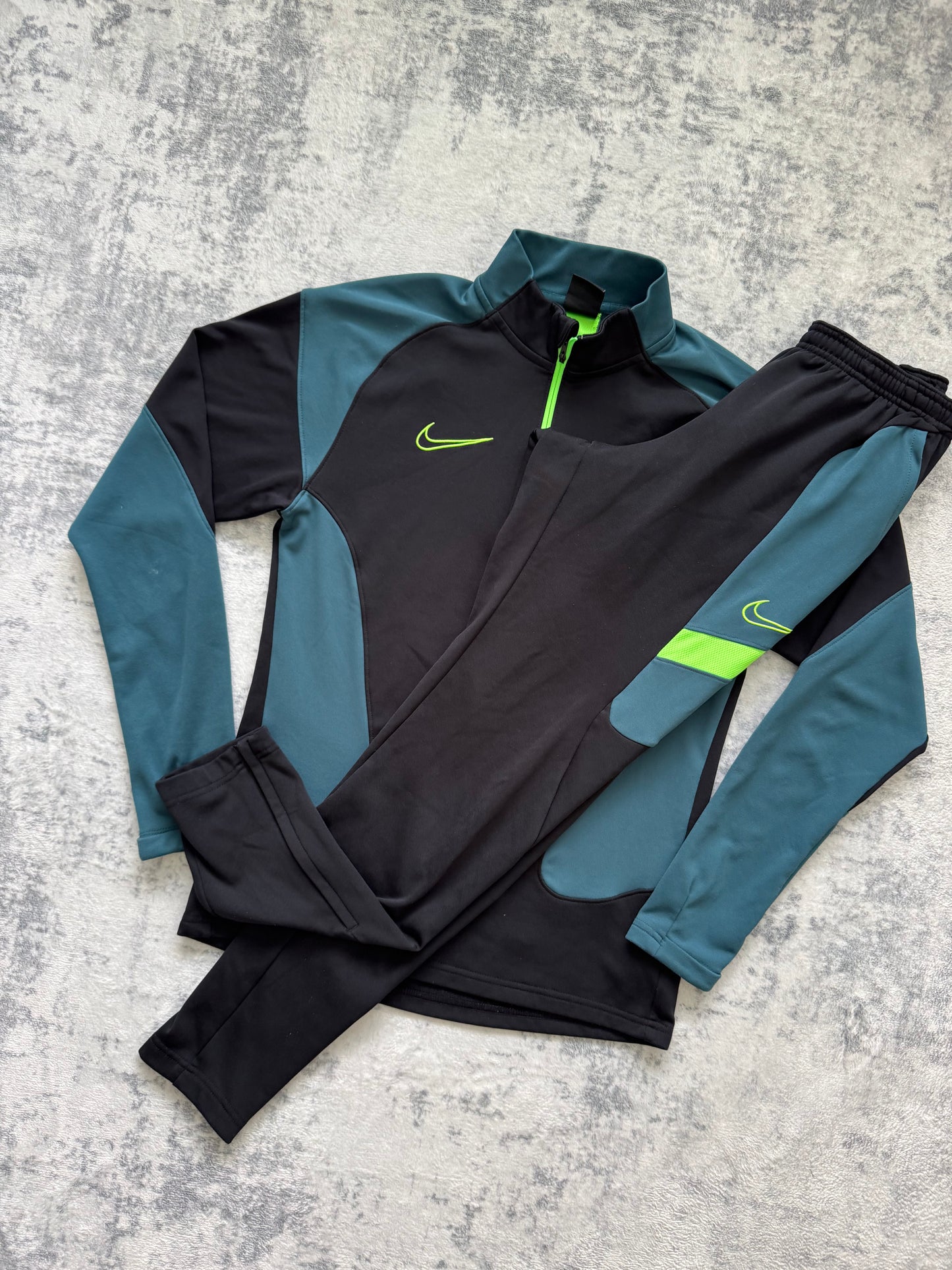 Nike Tracksuit - S