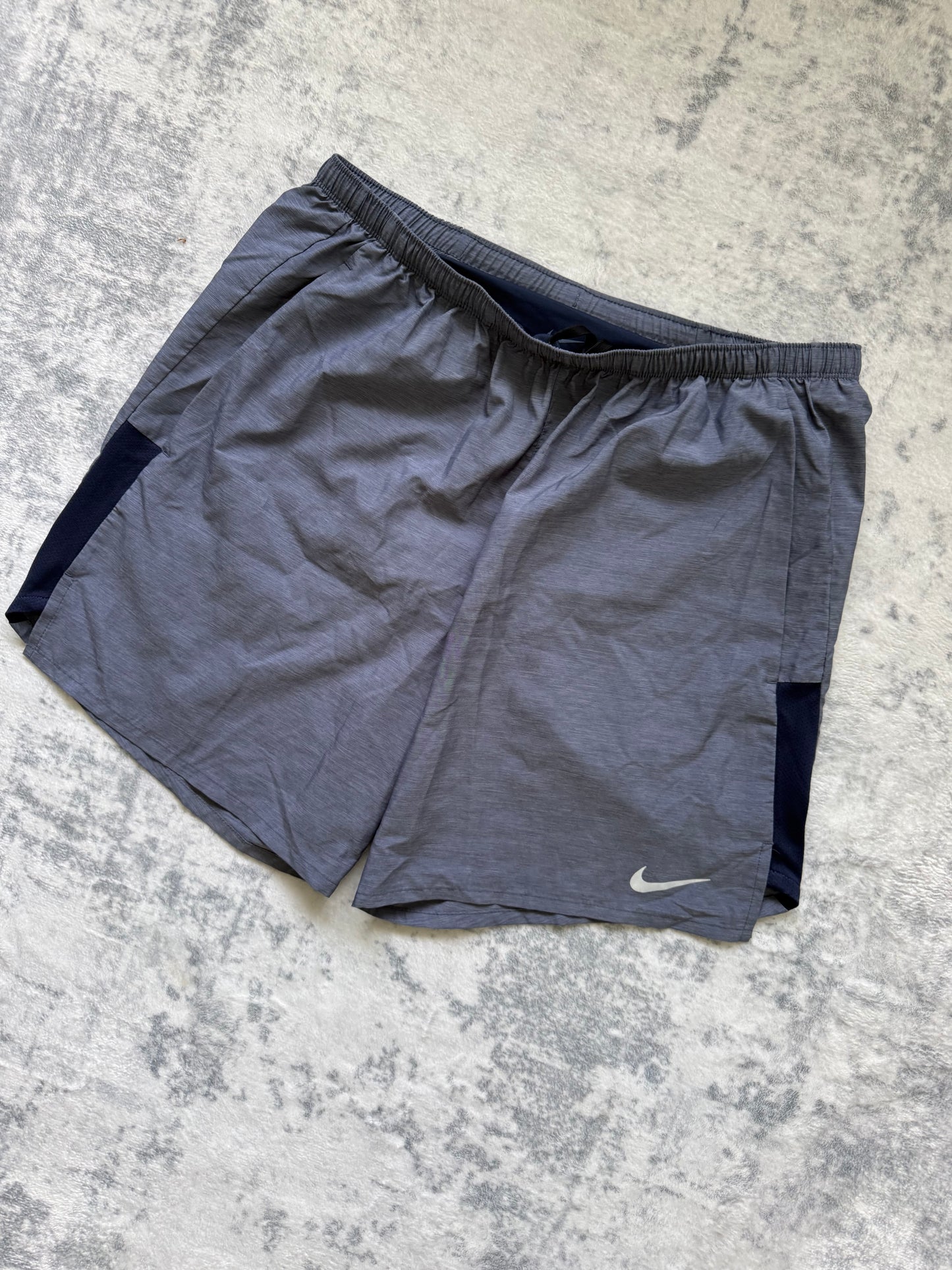Nike Shorts - L