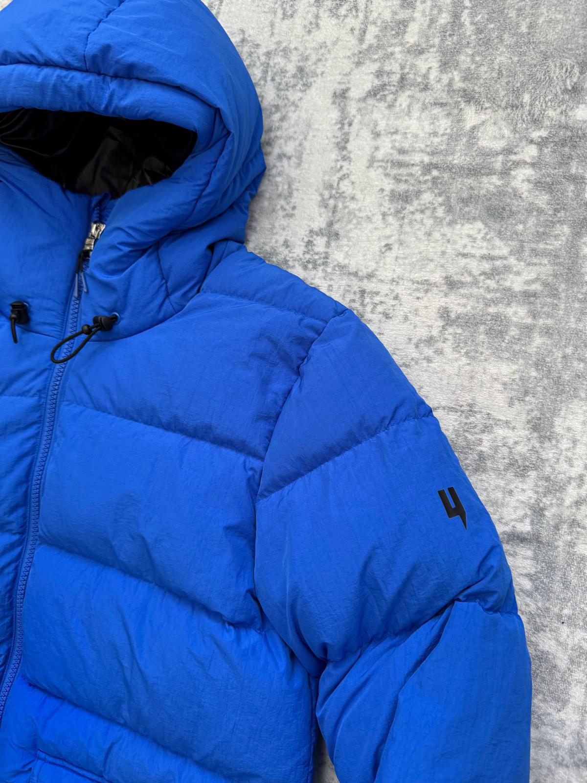 Yelir World Puffer Coat - M