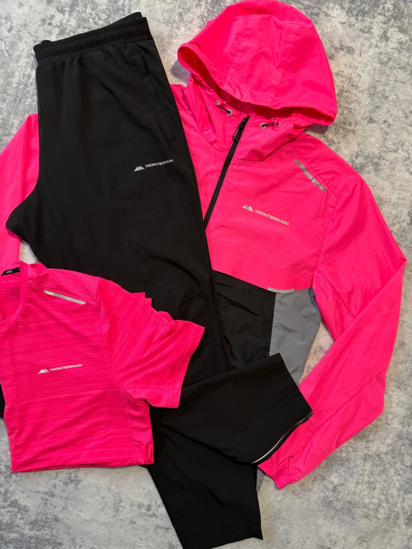 Monterrain Tracksuit & T Shirt - L/XL - Active Supply