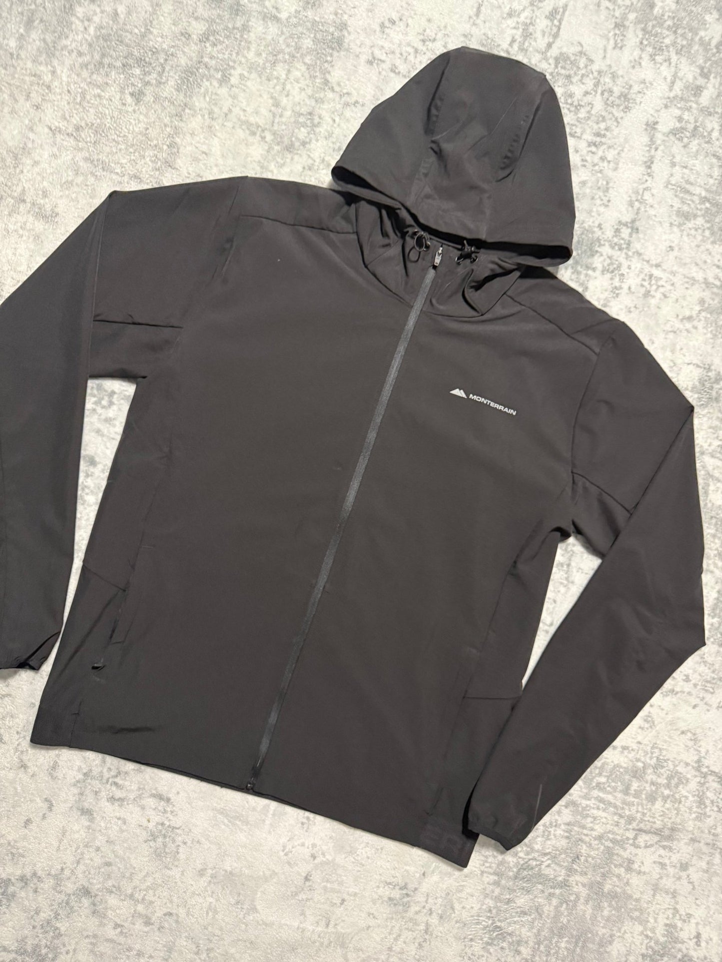 Monterrain Windbreaker - L - Active Supply