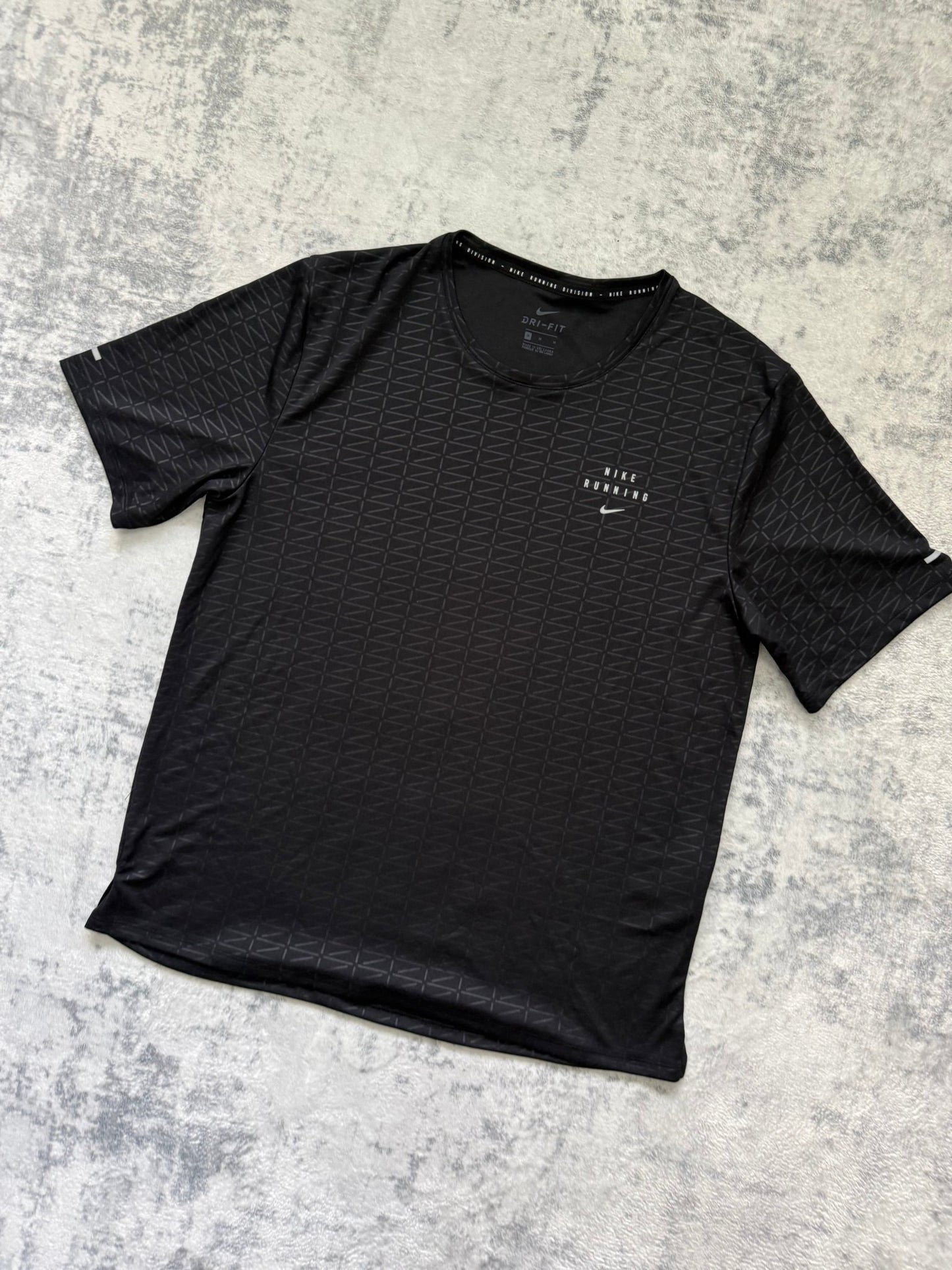Nike Running Division T Shirt - M - Active Supply