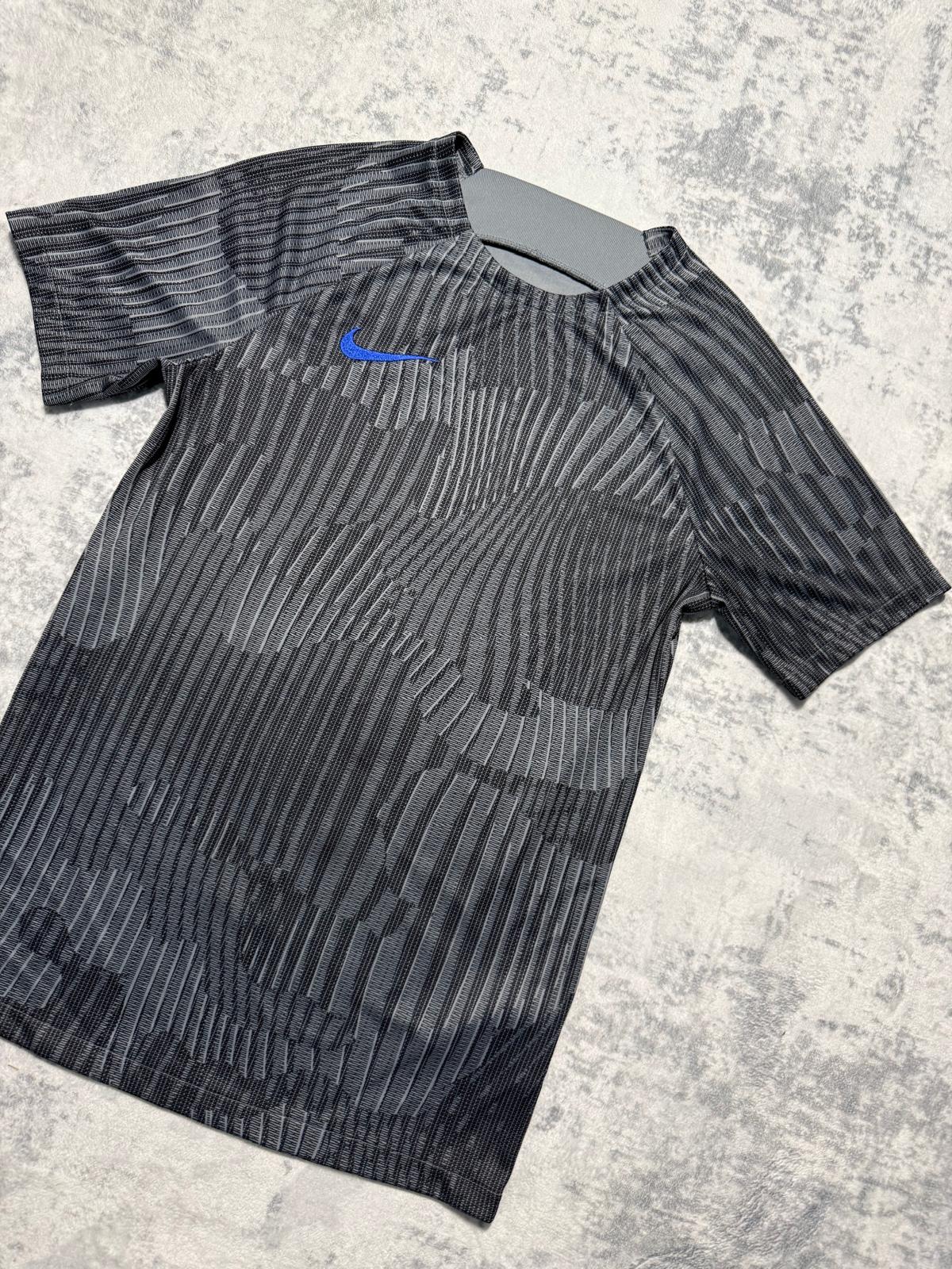 Nike T Shirt - S - Active Supply