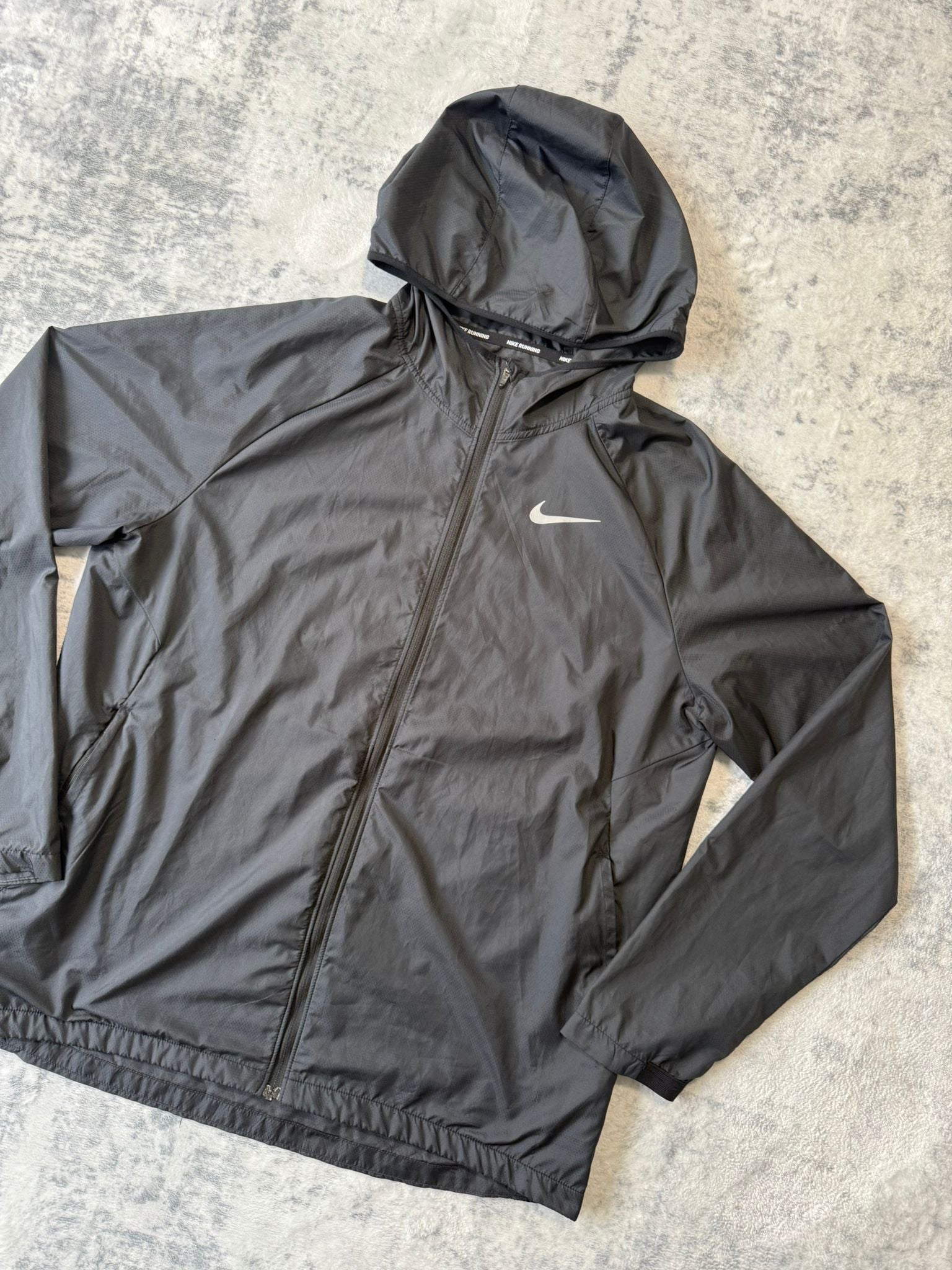 Nike Windrunner - L - Active Supply