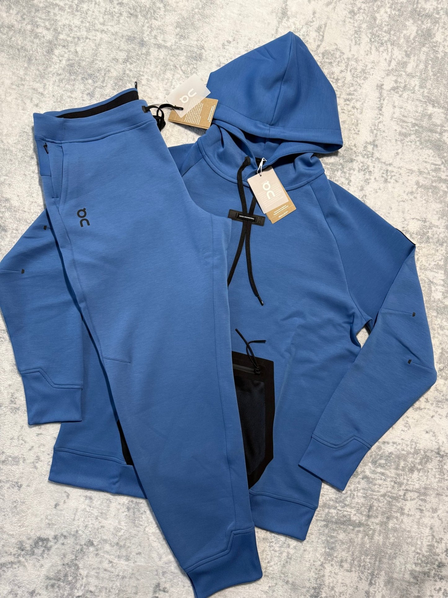 On Running Tracksuit - XL - Active Supply
