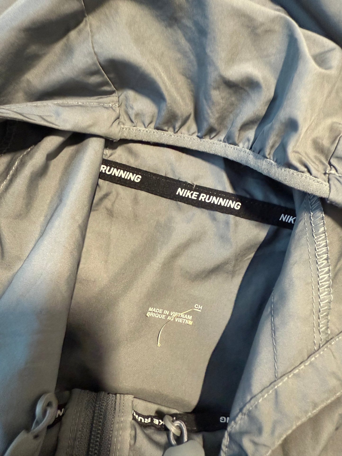 *OUTLET* Nike Windrunner - S - Active Supply