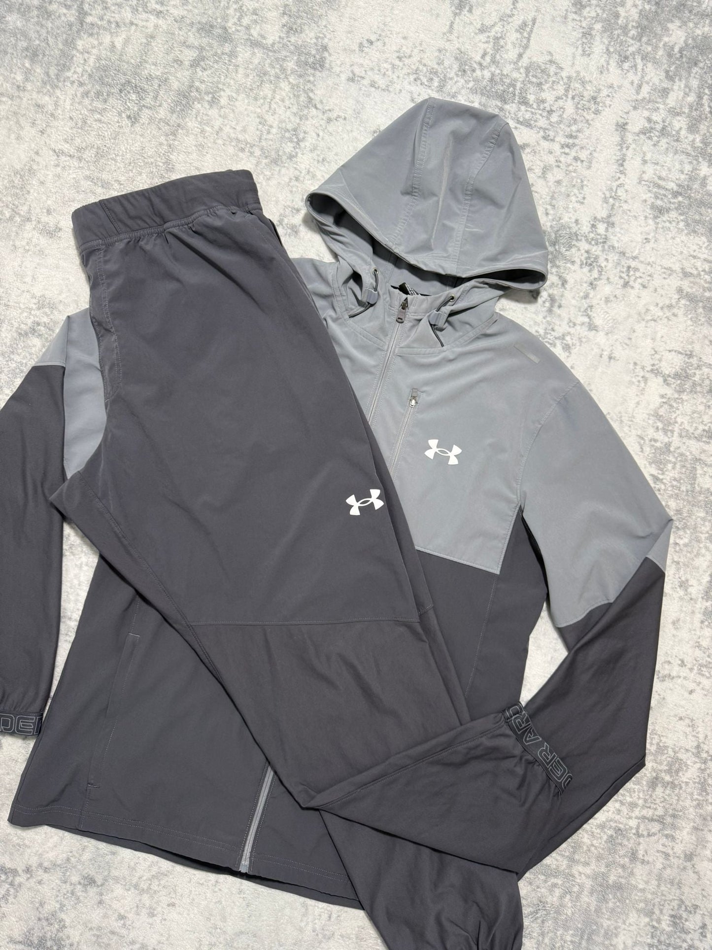 Under Armour Tracksuit - L/XL - Active Supply