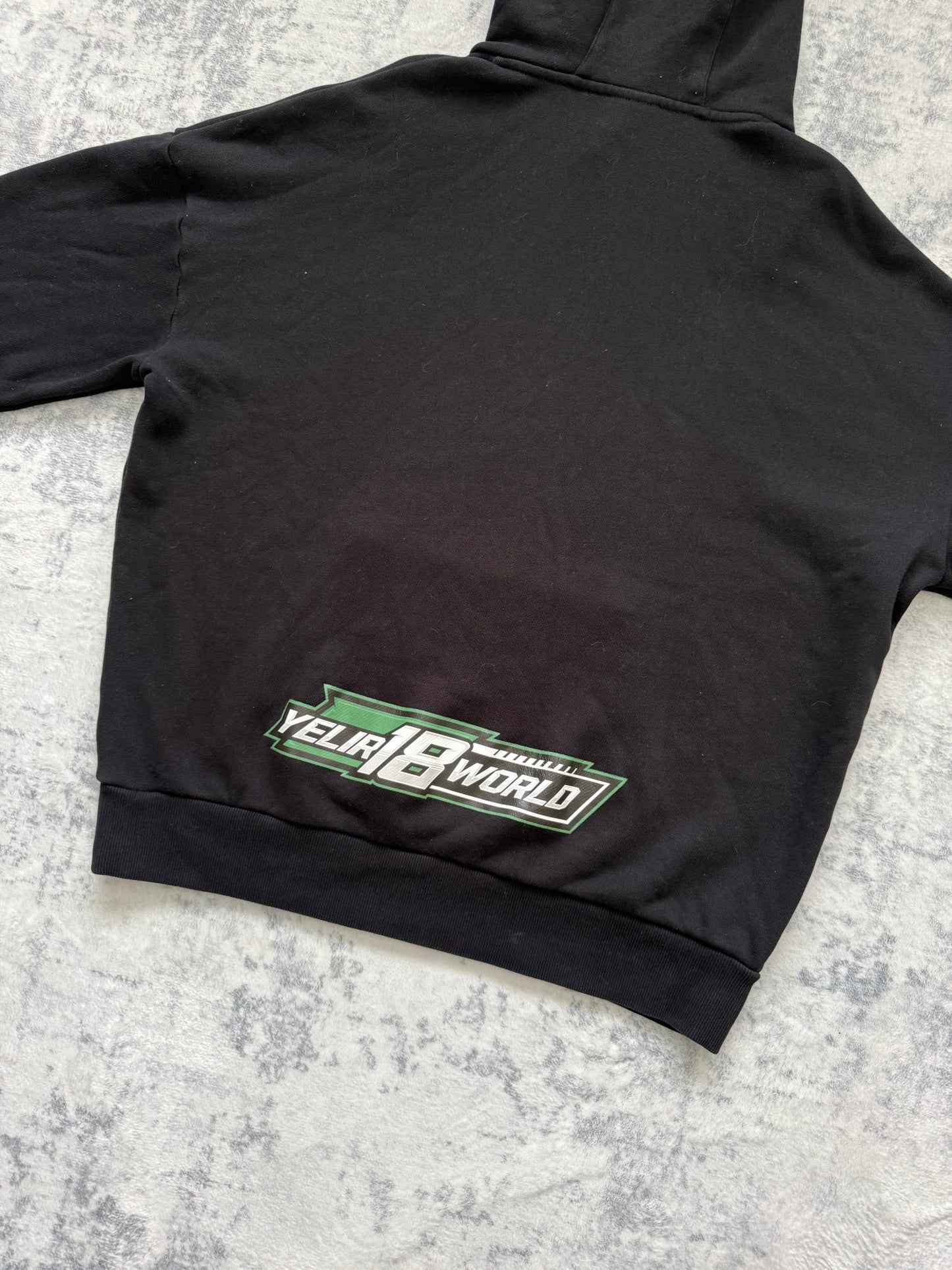 Yelir World Hoodie - M - Active Supply