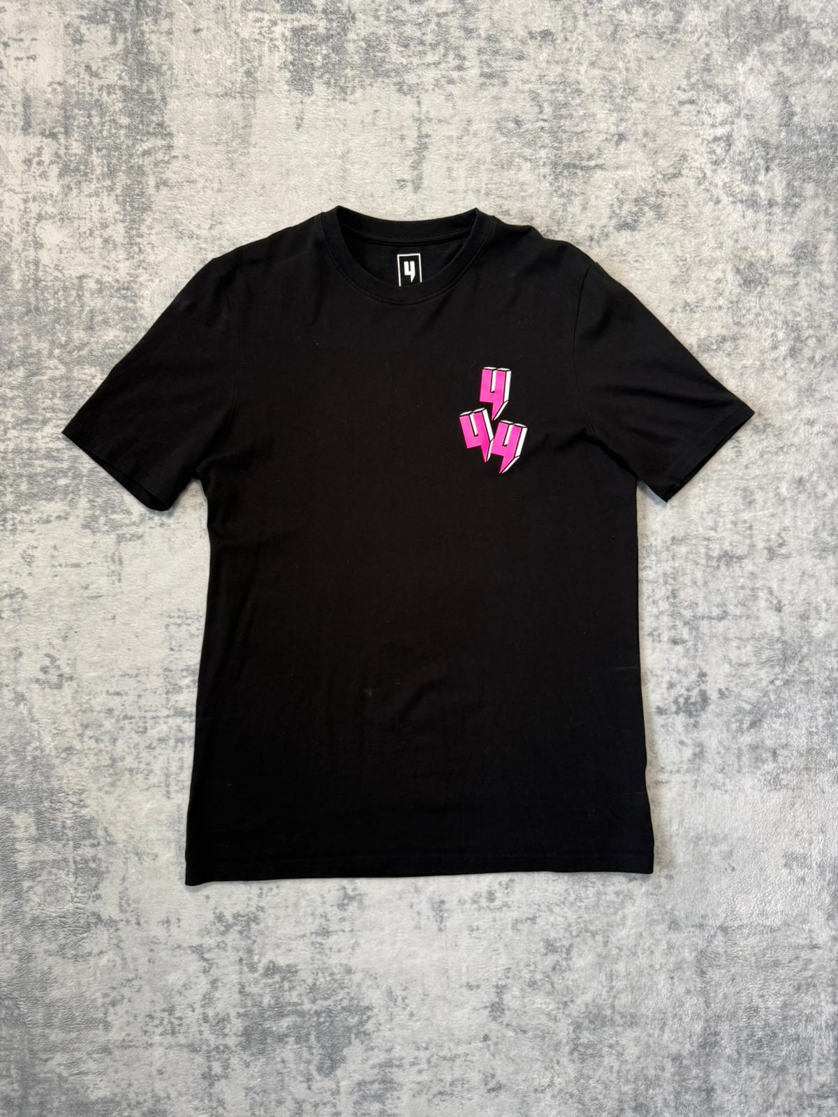 Yelir World T Shirt - L - Active Supply