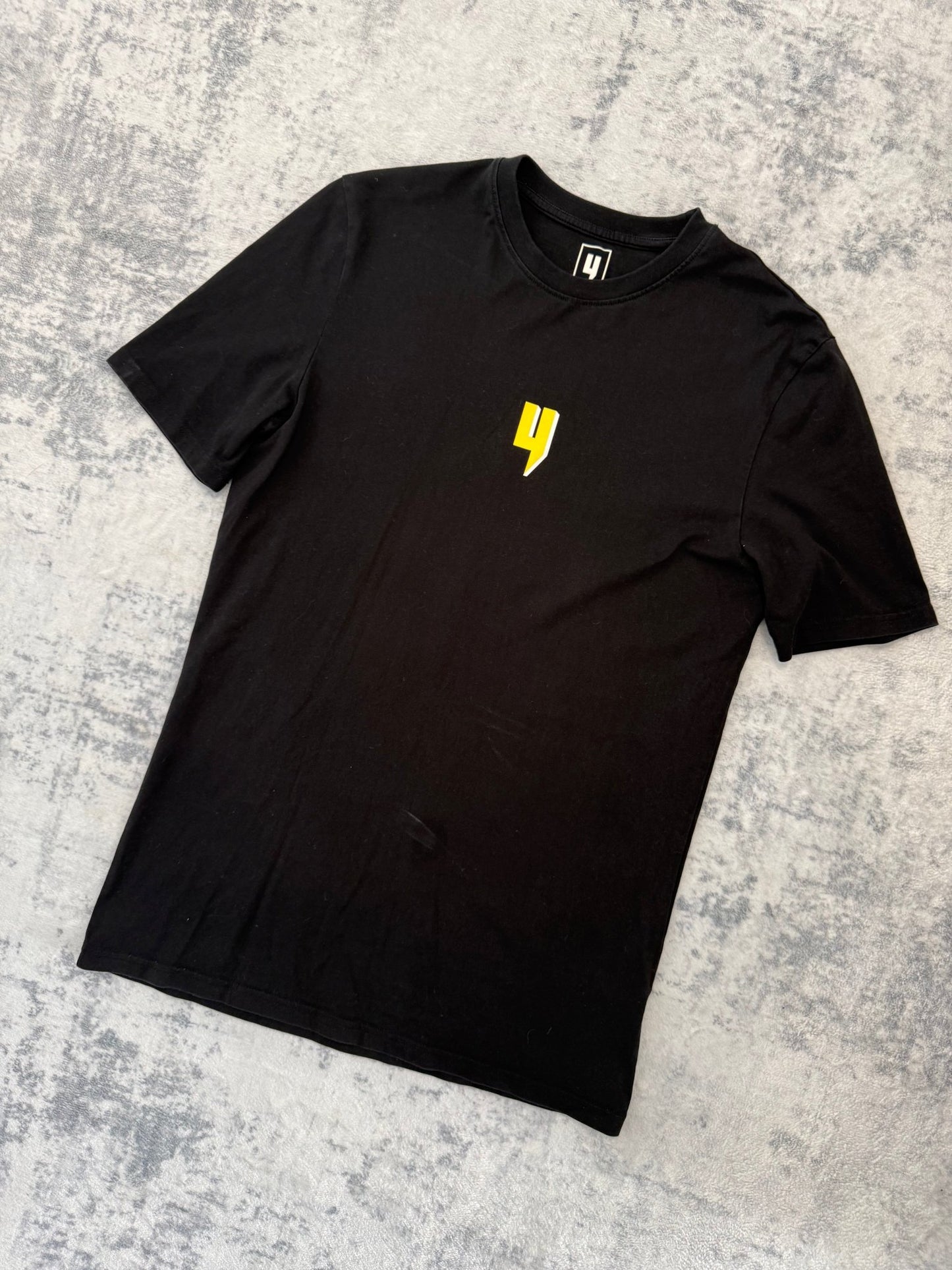 Yelir World T Shirt - M - Active Supply