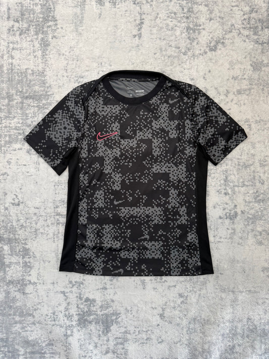 Nike Dri Fit T Shirt - M