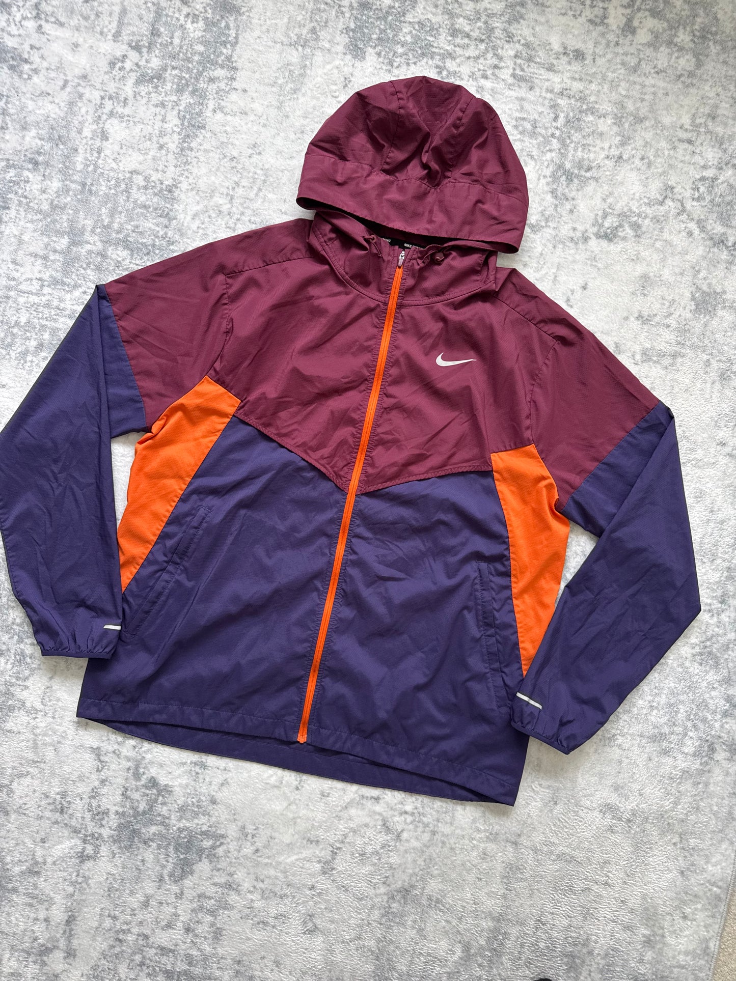 Nike Windrunner - L
