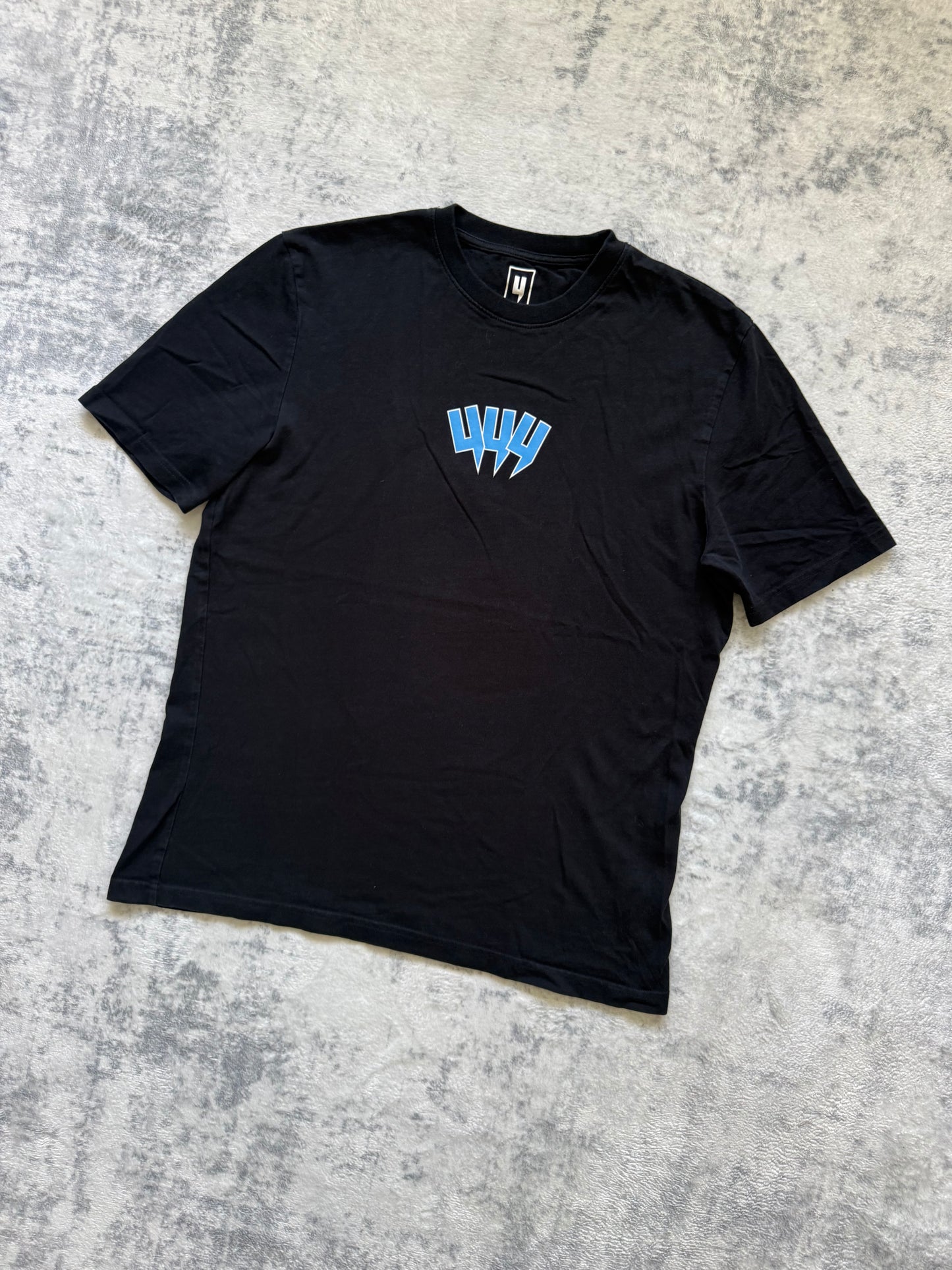 Yelir World T Shirt - M