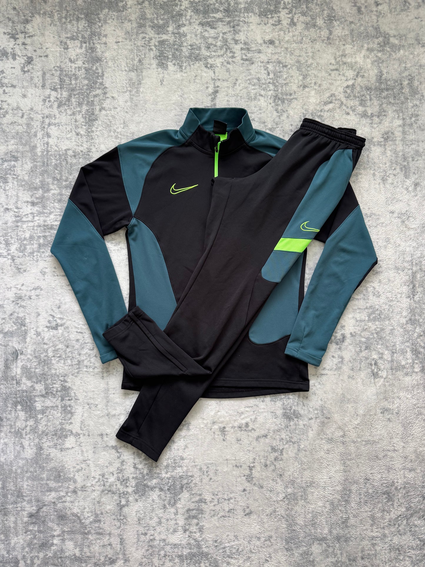 Nike Tracksuit - S