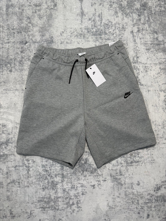 Nike Tech Fleece Shorts - L