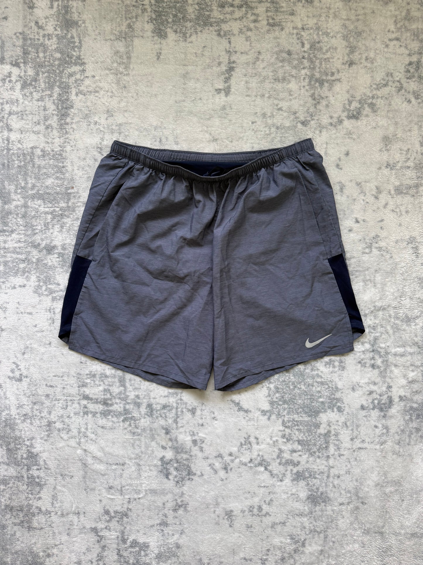 Nike Shorts - L