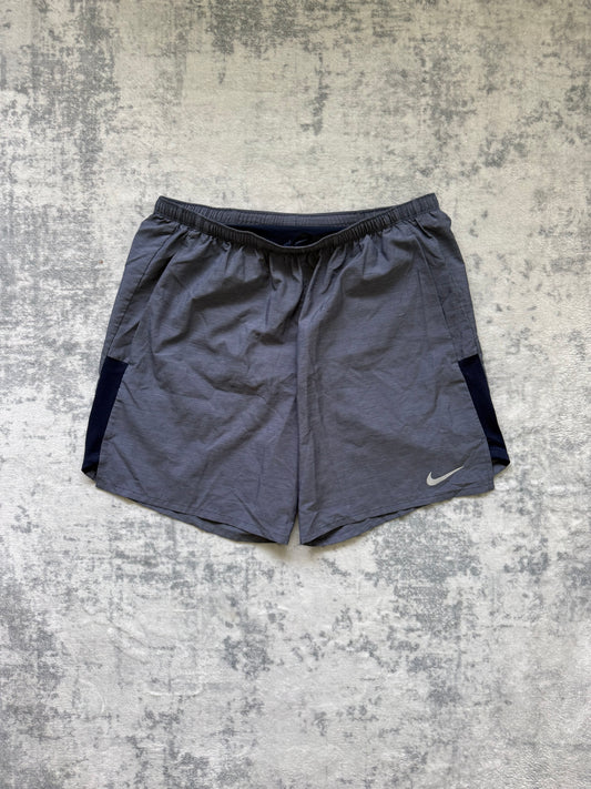 Nike Shorts - L