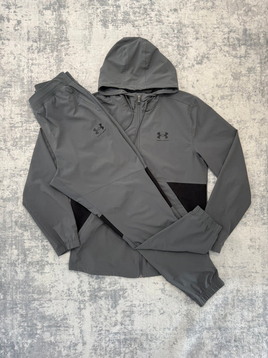 Under Armour Tracksuit - L