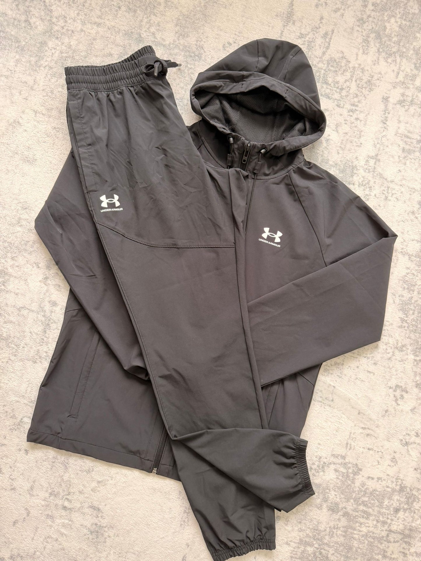 Under Armour Tracksuit - M