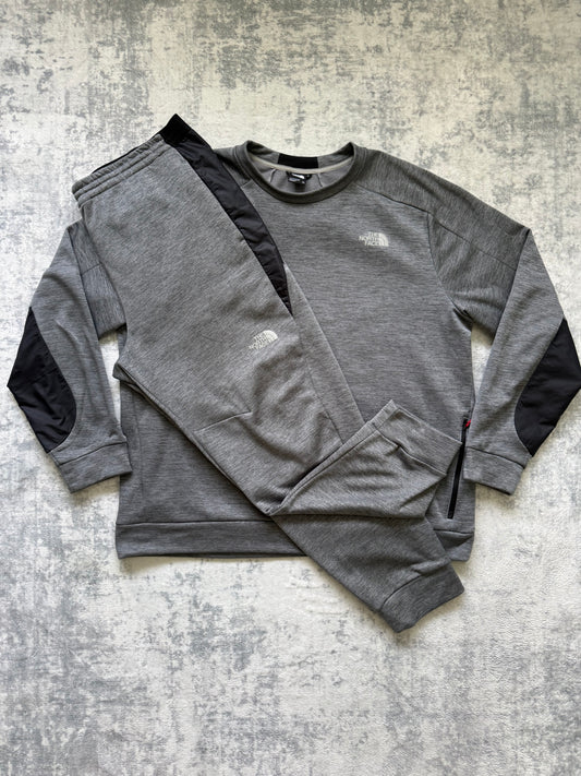 The North Face Tracksuit - XXL