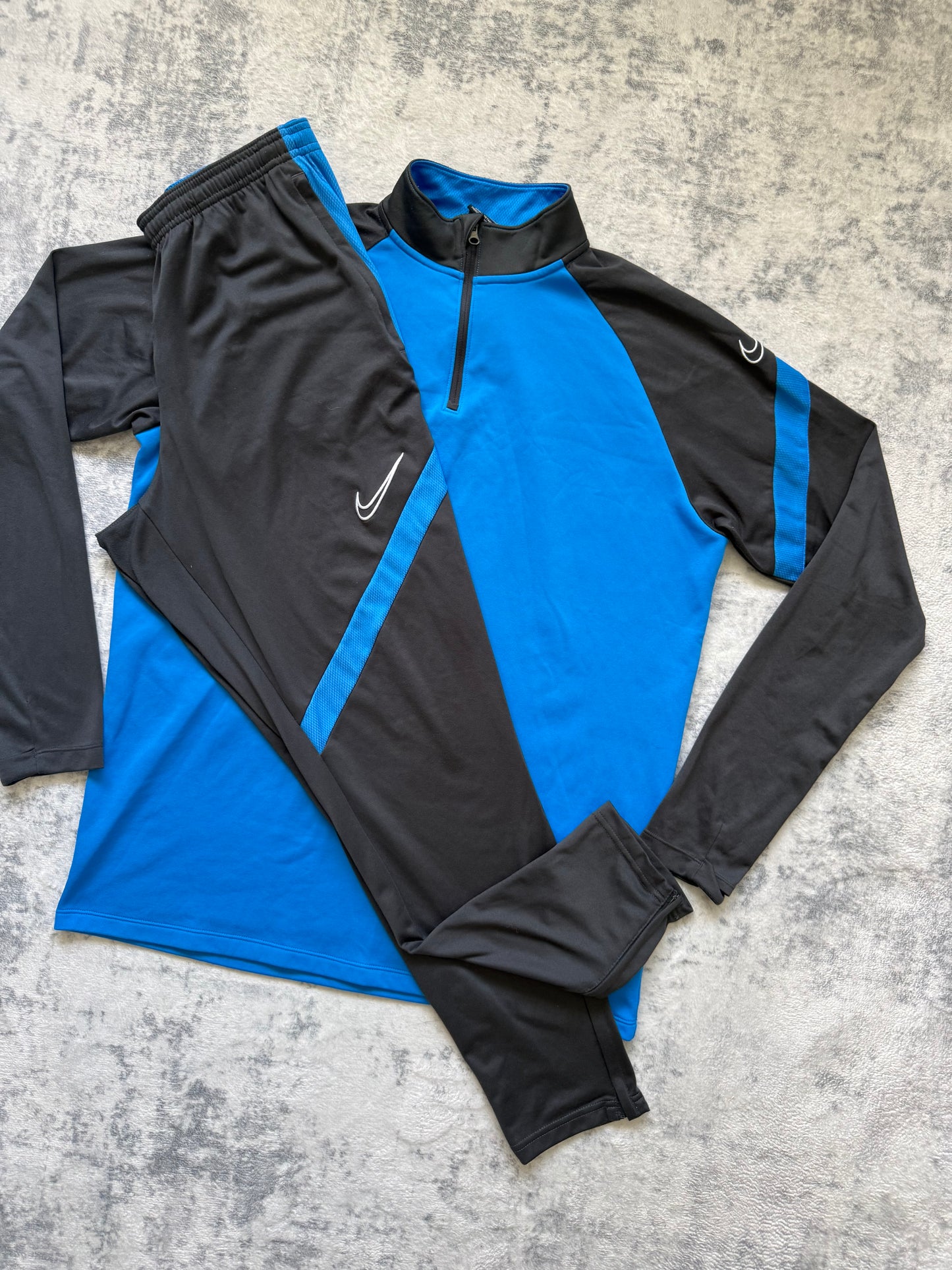 Nike Tracksuit - L