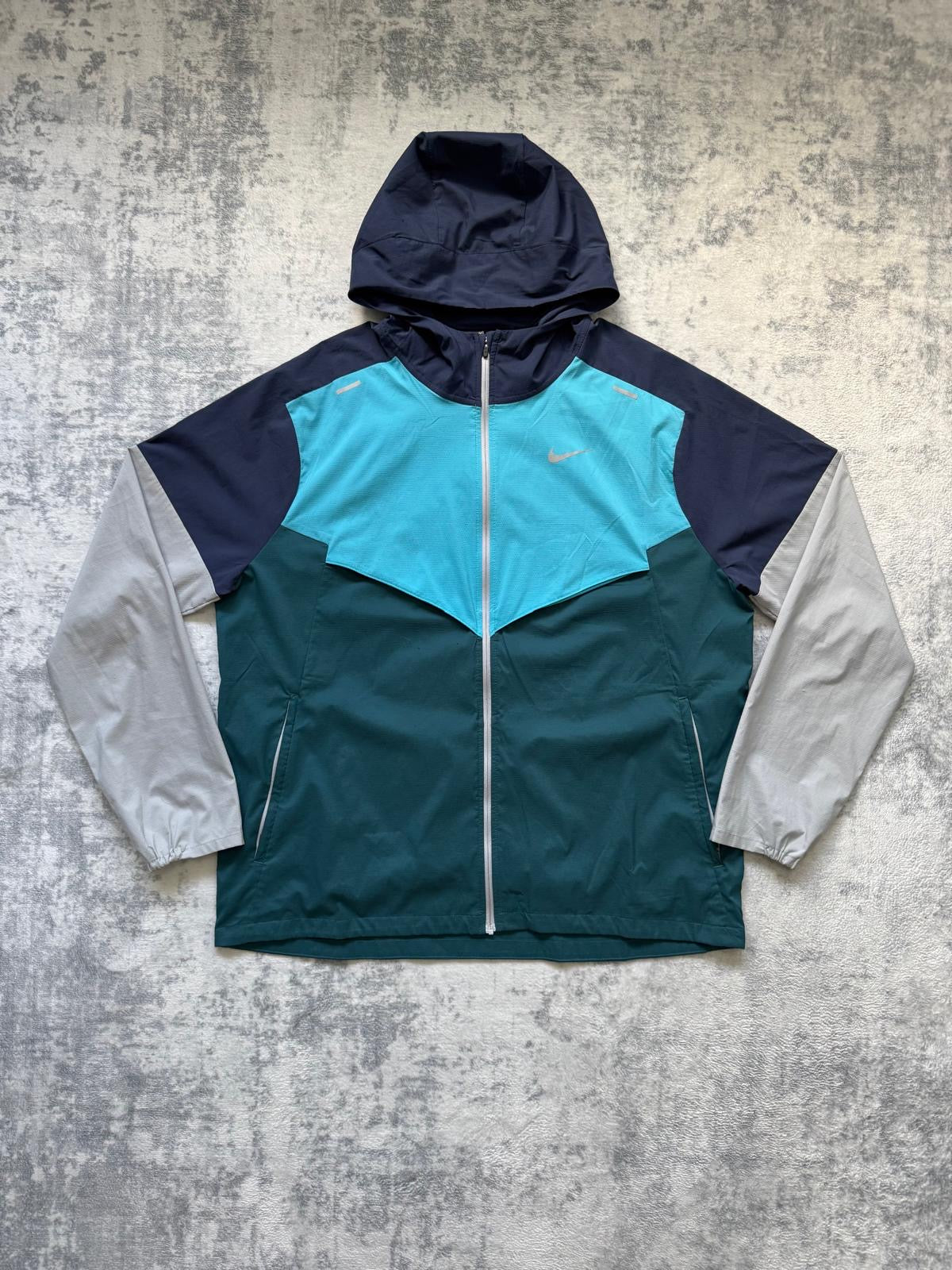Nike Windrunner - L