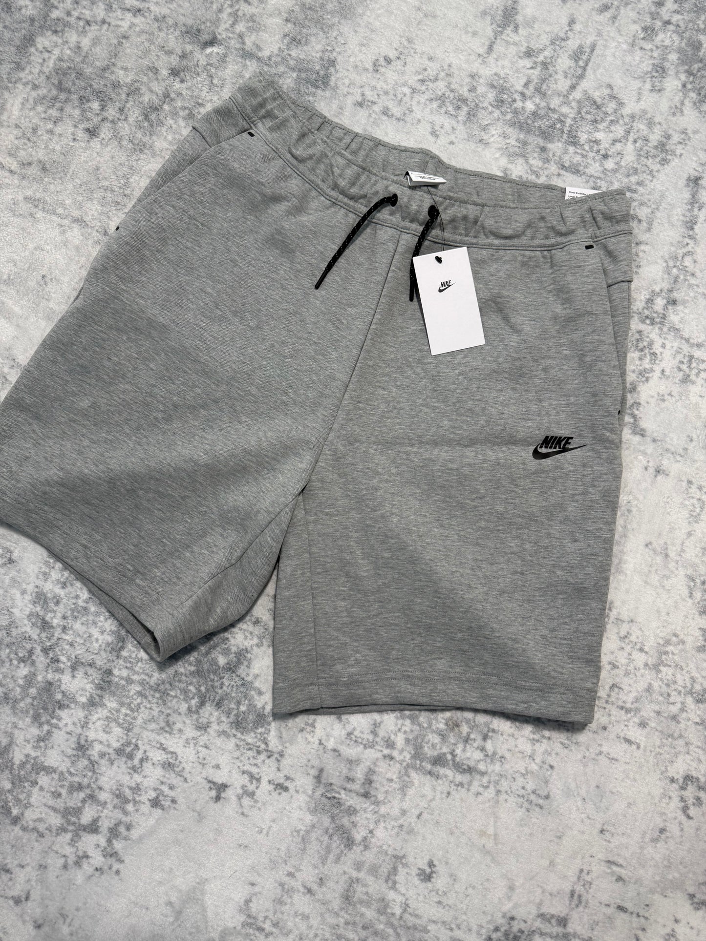 Nike Tech Fleece Shorts - L