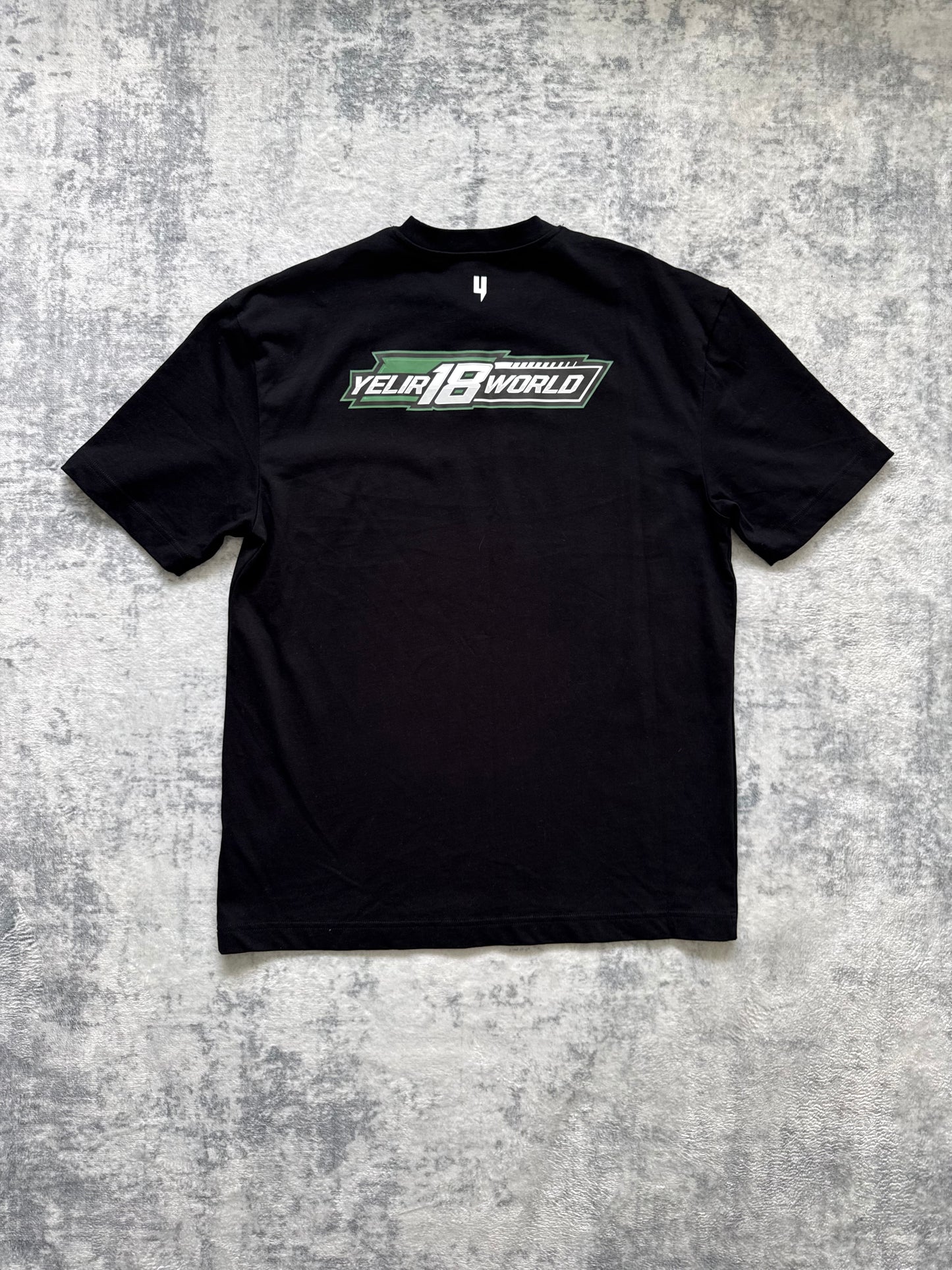 Yelir World T Shirt - M