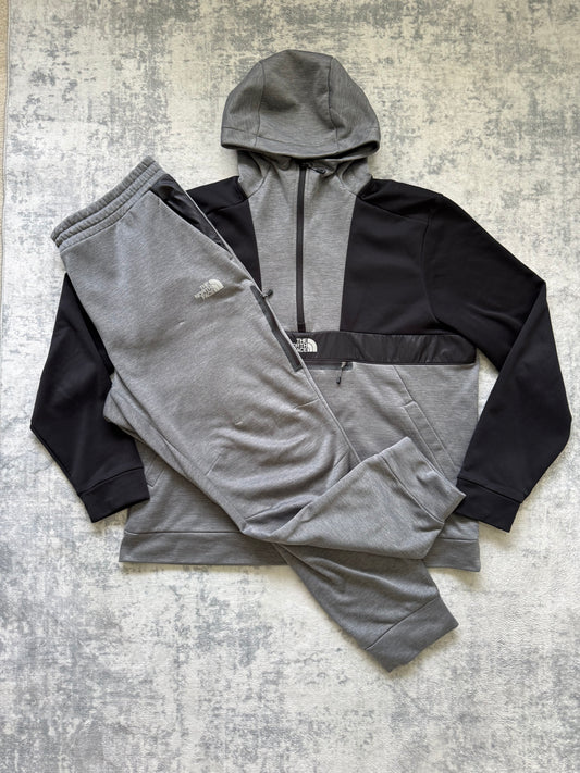 The North Face Tracksuit - XXL