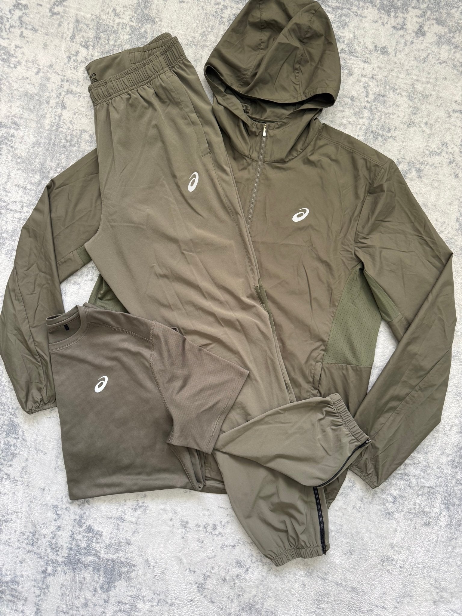 Asics Tracksuit & T Shirt - L/M - Active Supply
