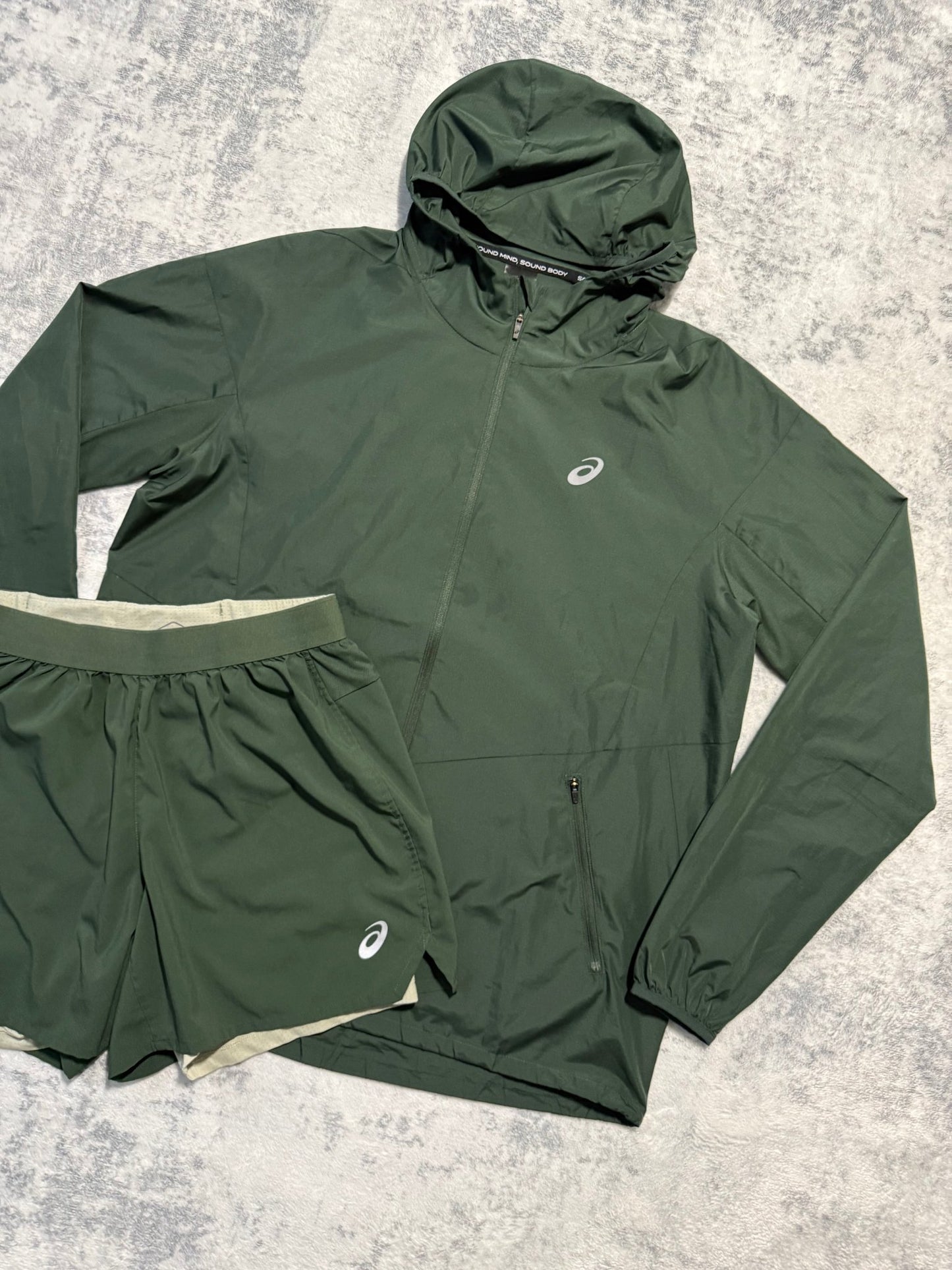 Asics Windbreaker Short Set - L - Active Supply