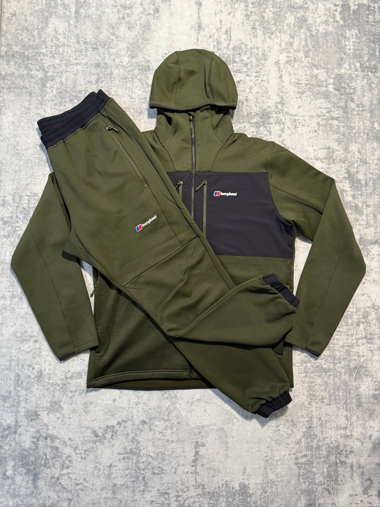 Berghaus Tracksuit - XL - Active Supply
