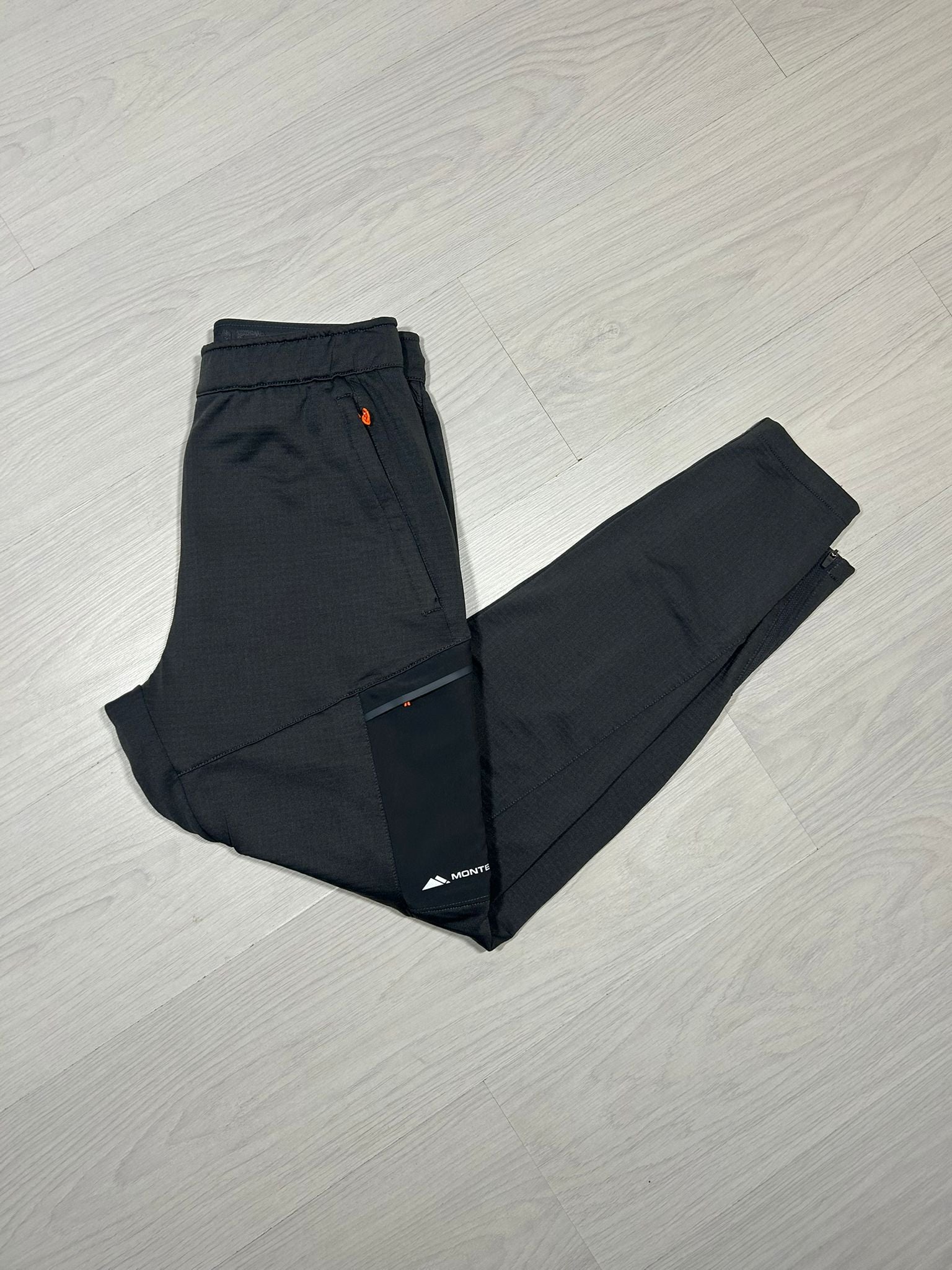 Monterrain Bottoms - L - Active Supply