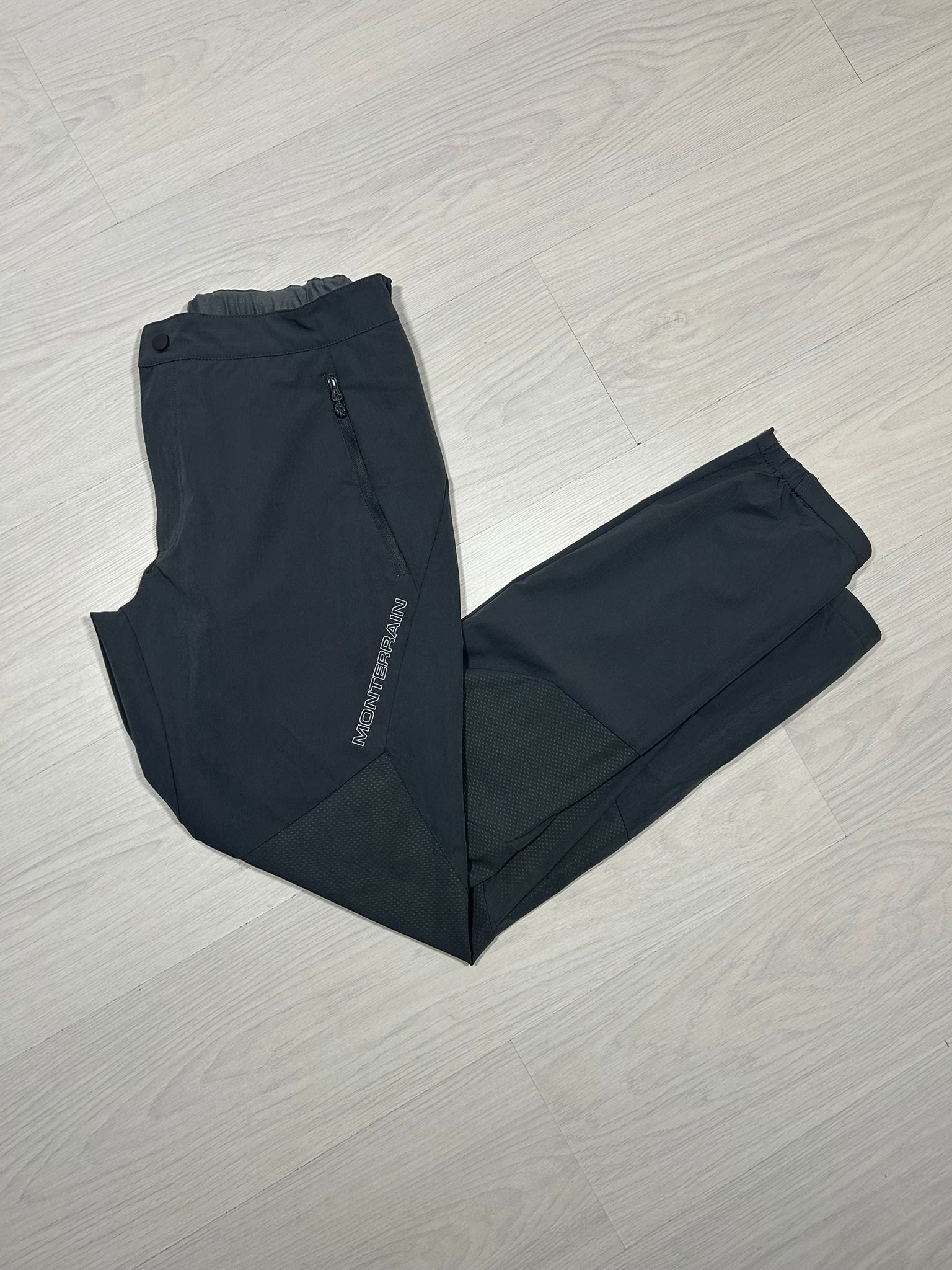 Monterrain Bottoms - M - Active Supply