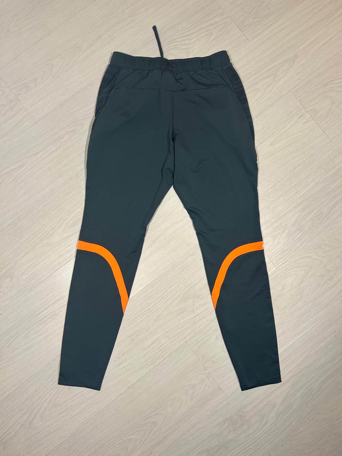 Monterrain Bottoms - S - Active Supply