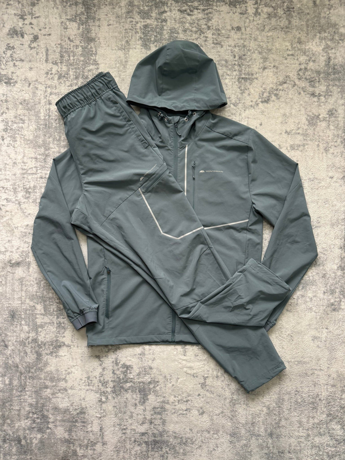 Monterrain Tracksuit - L - Active Supply