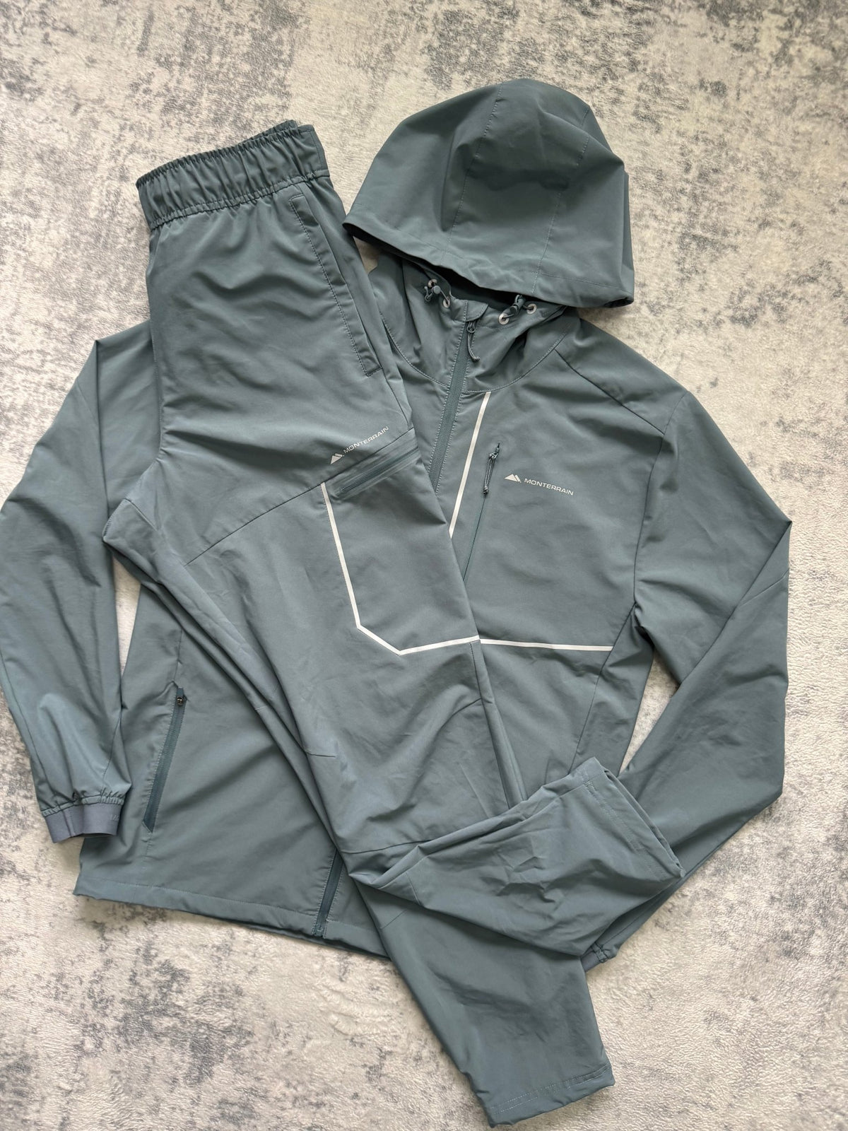 Monterrain Tracksuit - L - Active Supply