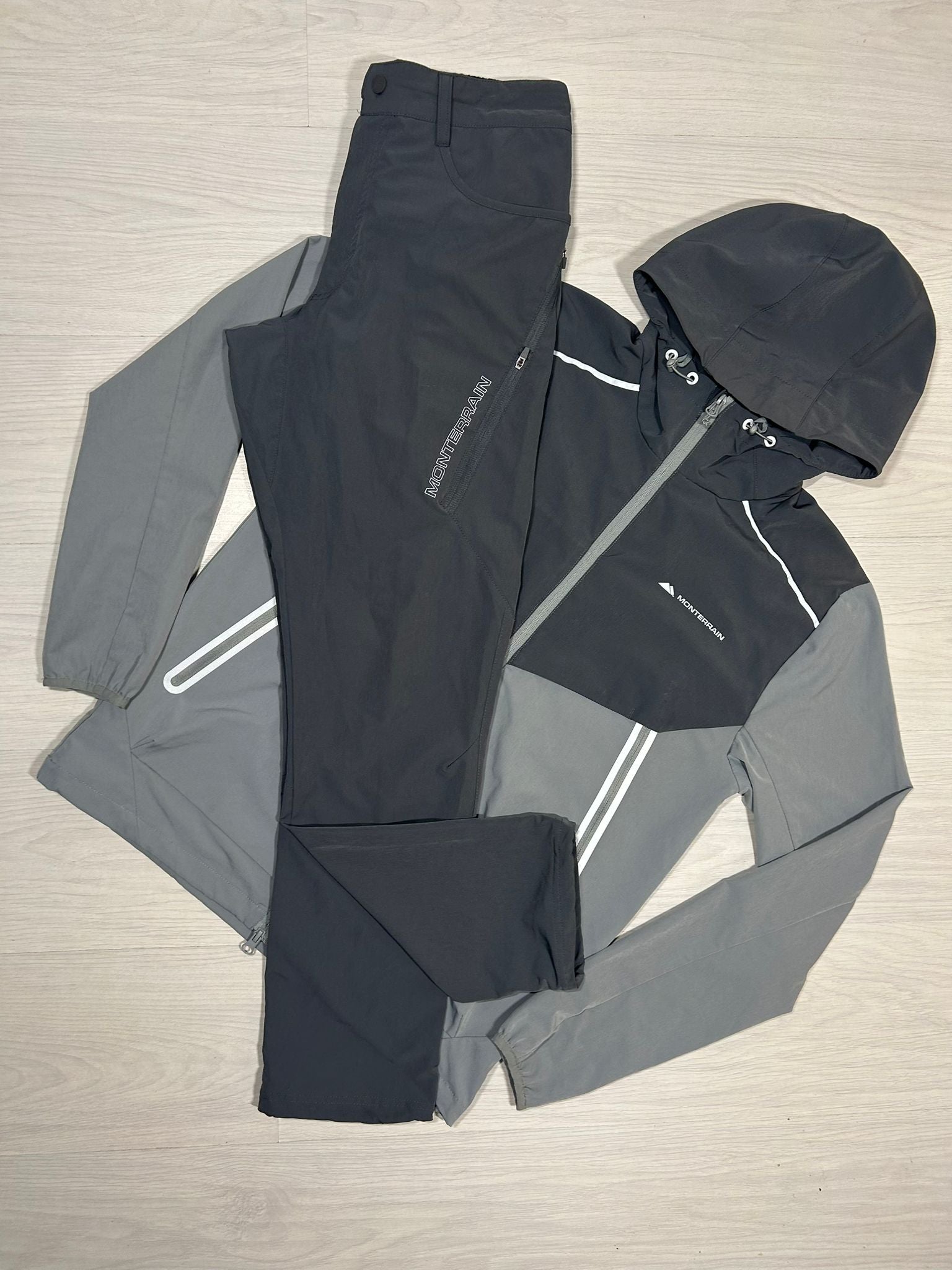 Monterrain Tracksuit - M/S - Active Supply