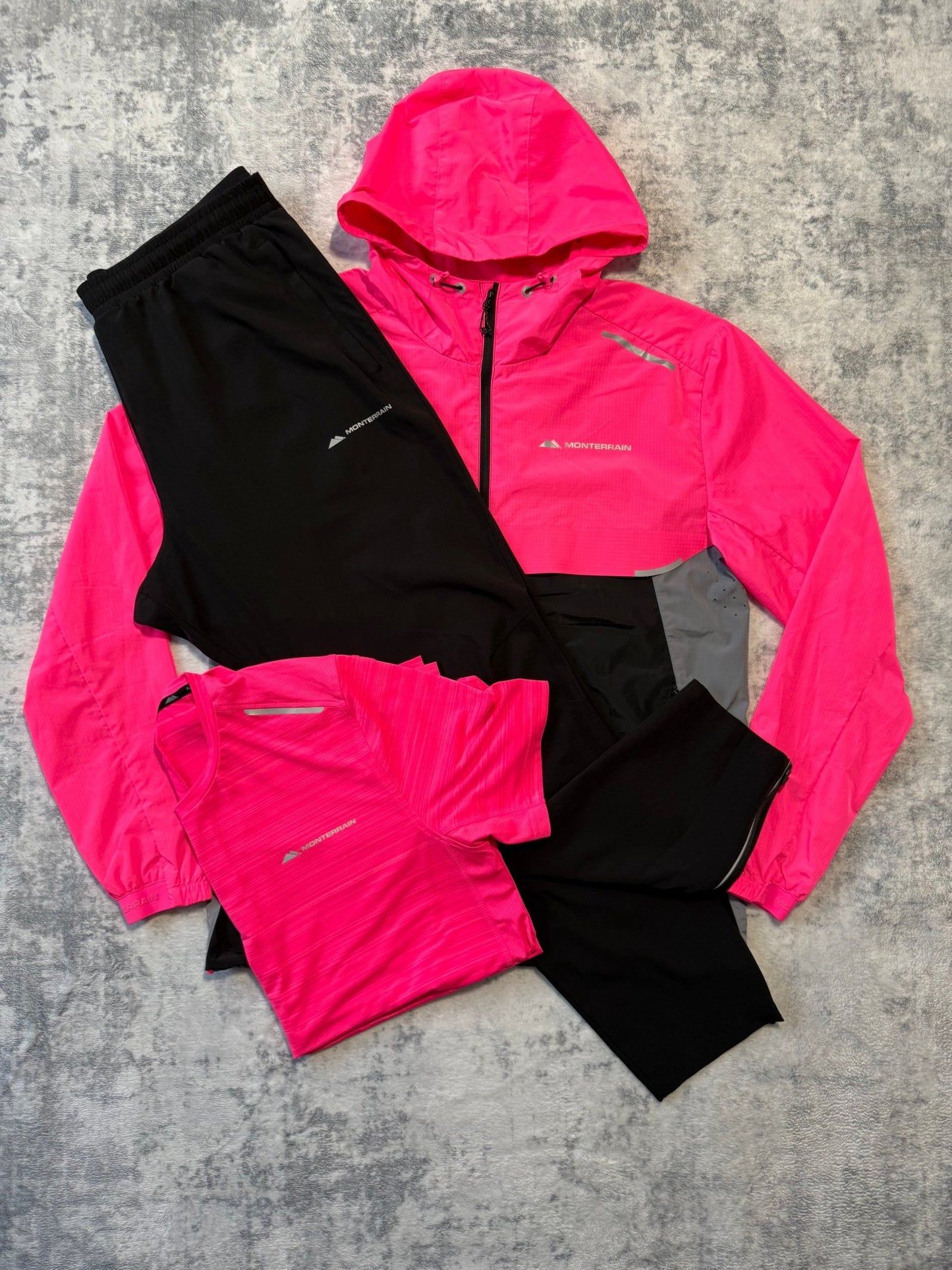 Monterrain Tracksuit & T Shirt - L/XL - Active Supply