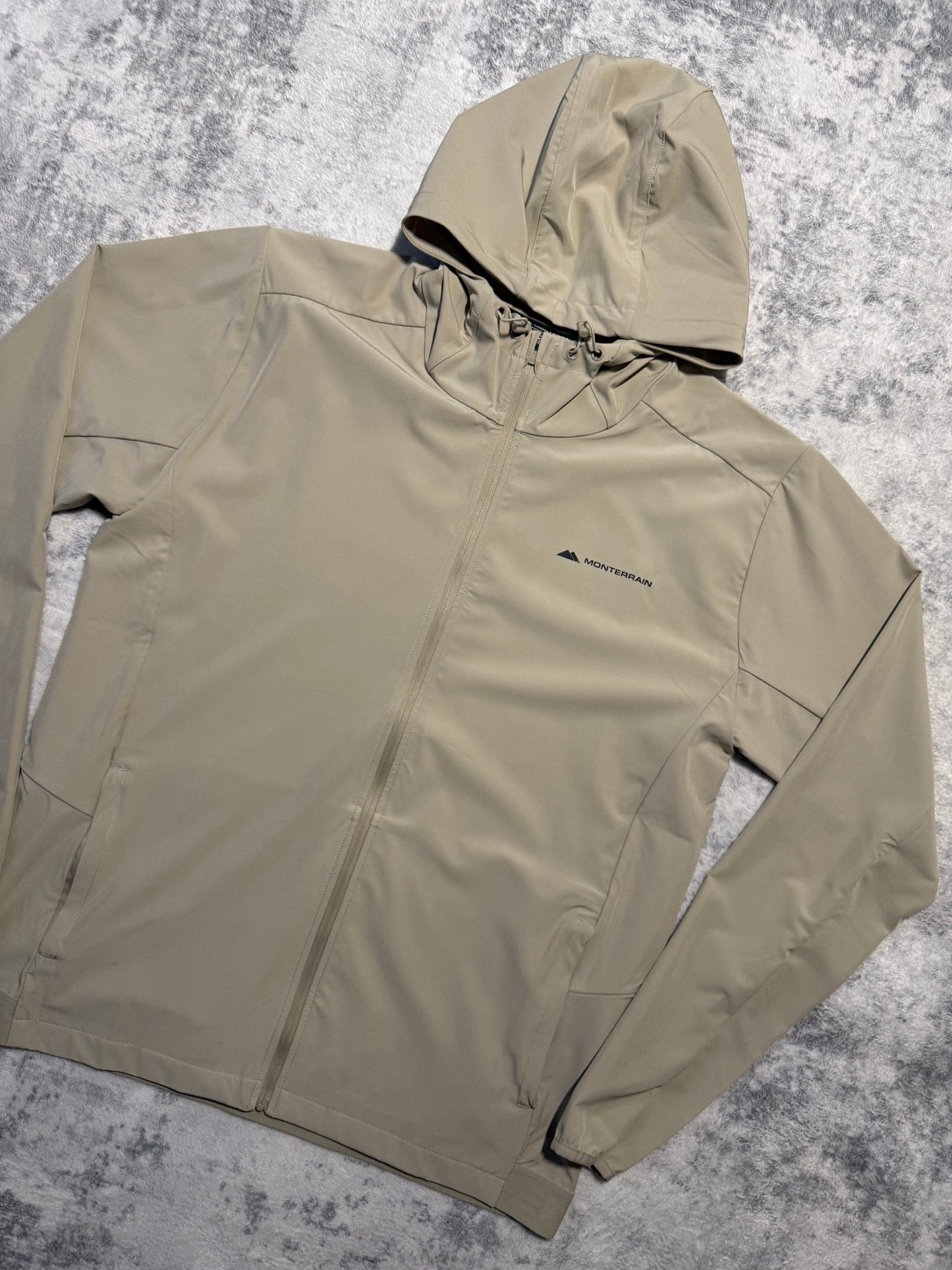 Monterrain Windbreaker - L - Active Supply