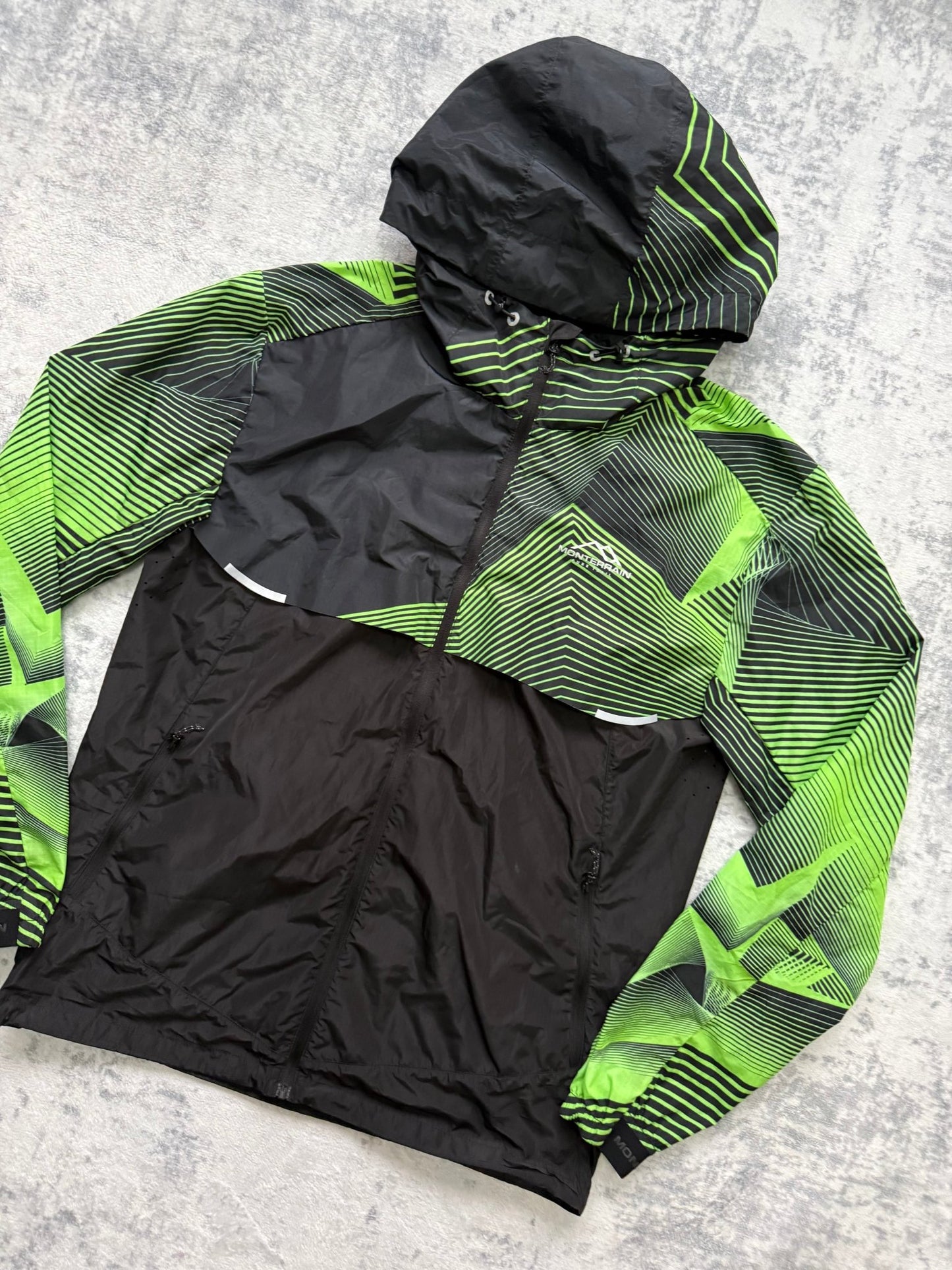 Monterrain Windbreaker - M - Active Supply