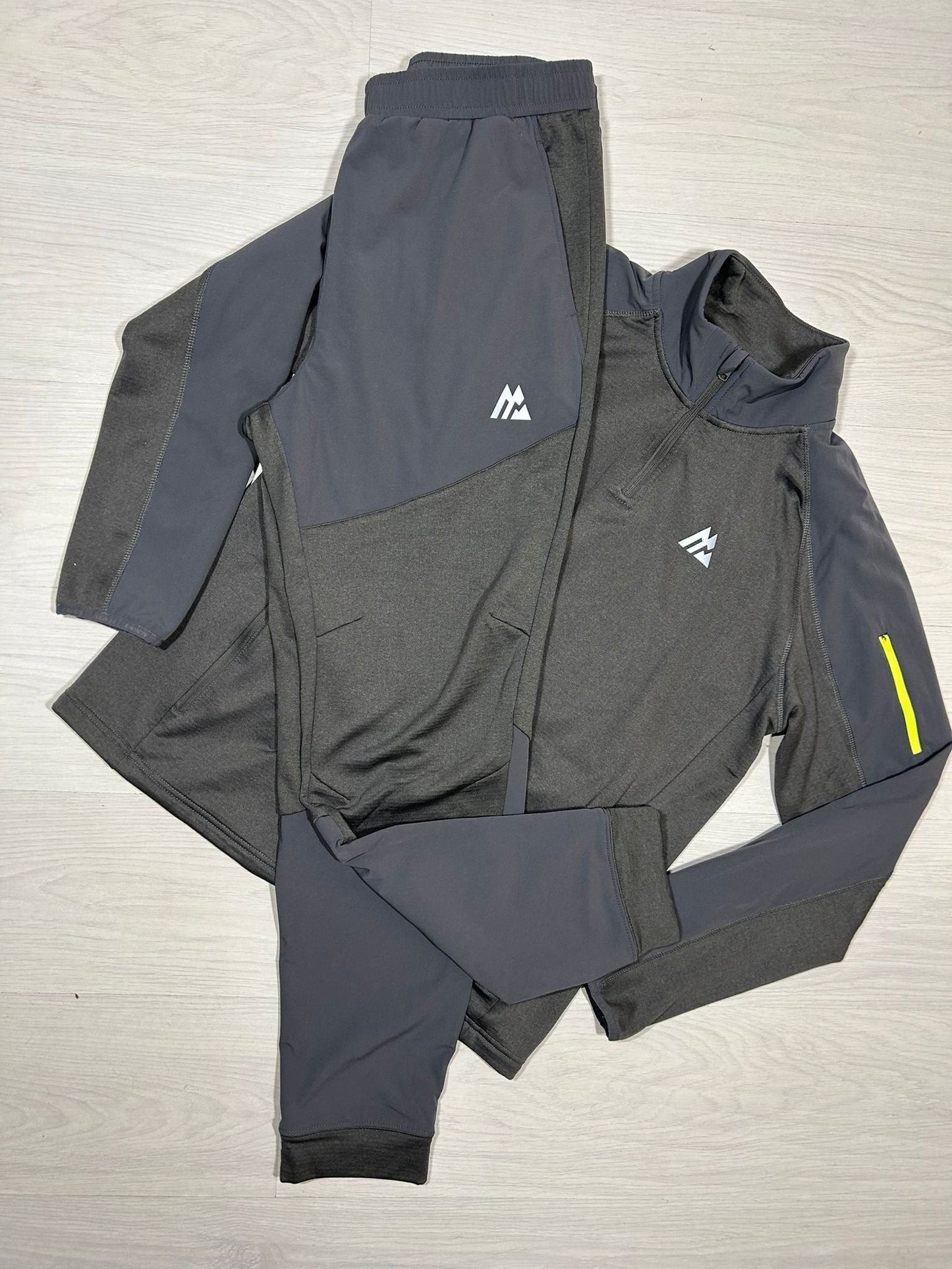 Montirex Tracksuit - L/XL - Active Supply