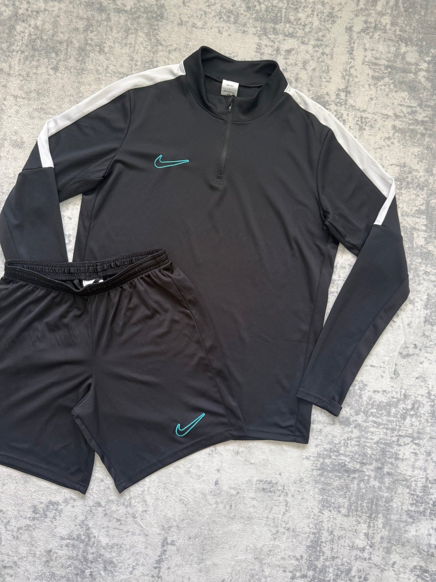 Nike 1/4 Zip Short Set - L/M - Active Supply