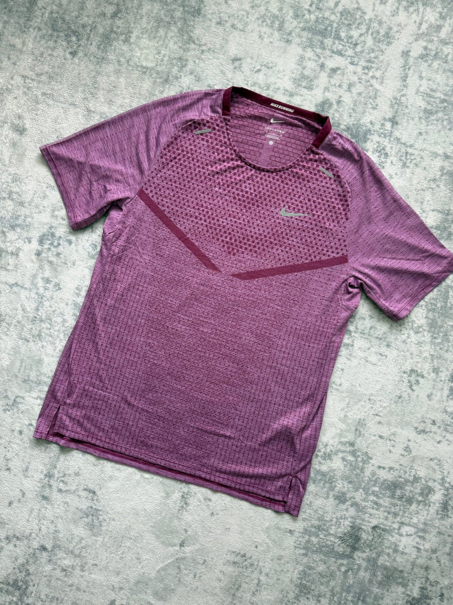 Nike ADV T Shirt - M - Active Supply
