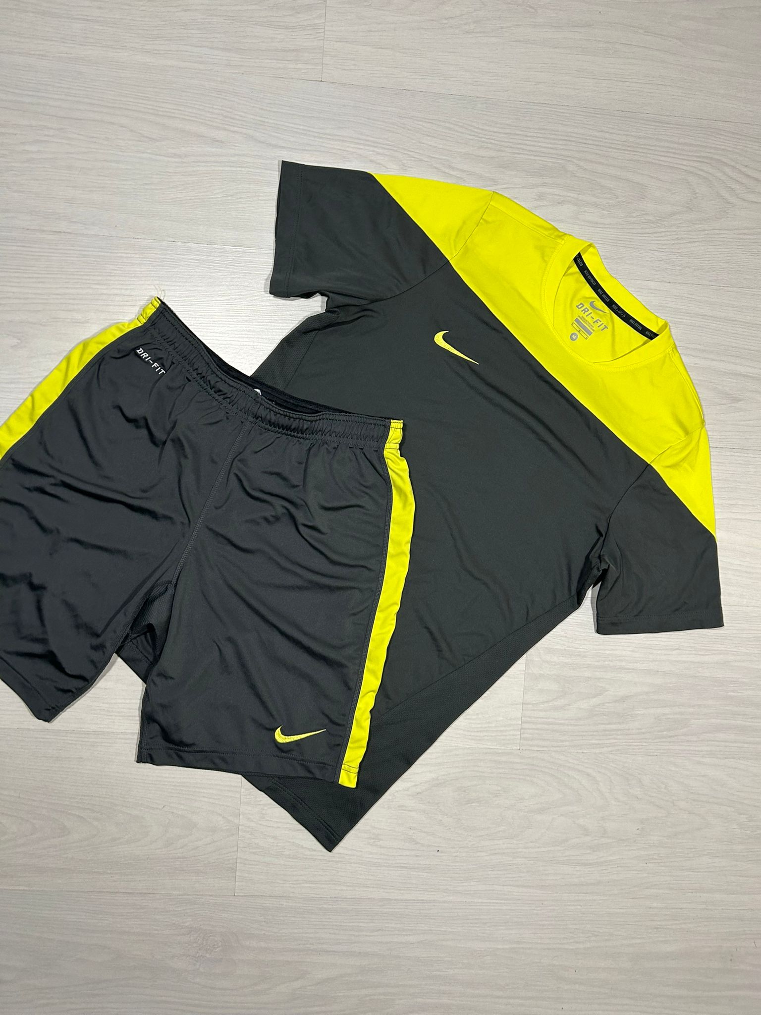 Nike Dri Fit Short Set - M - Active Supply