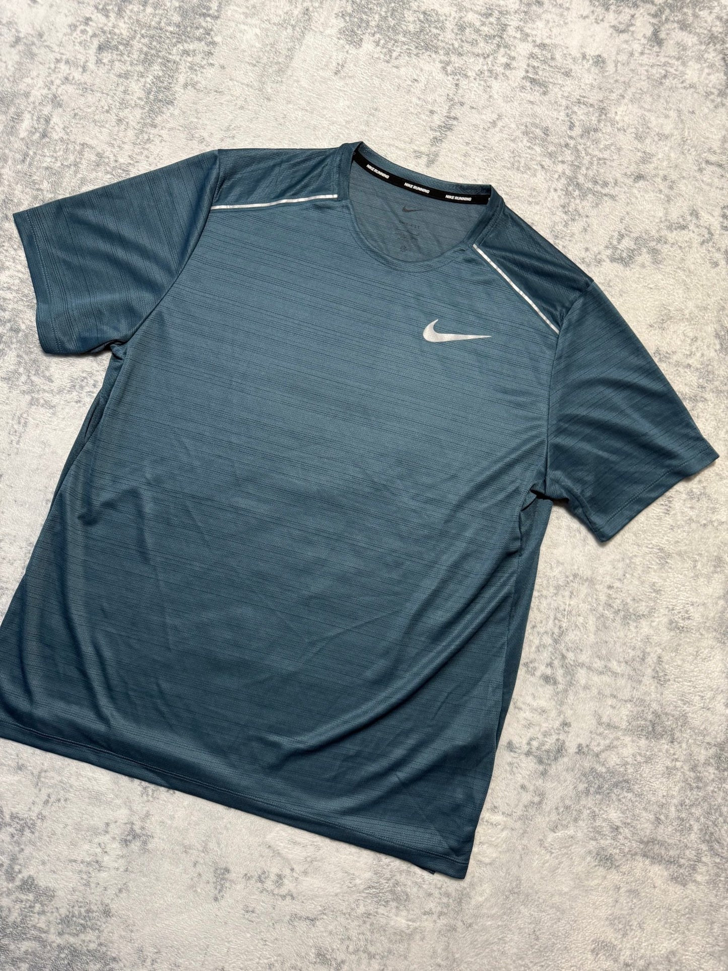 Nike Miler T Shirt - L - Active Supply