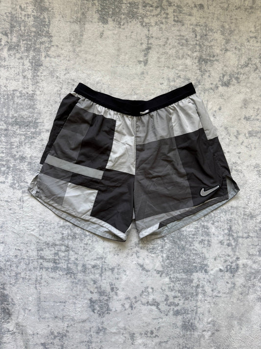 Nike Patchwork Shorts - L - Active Supply