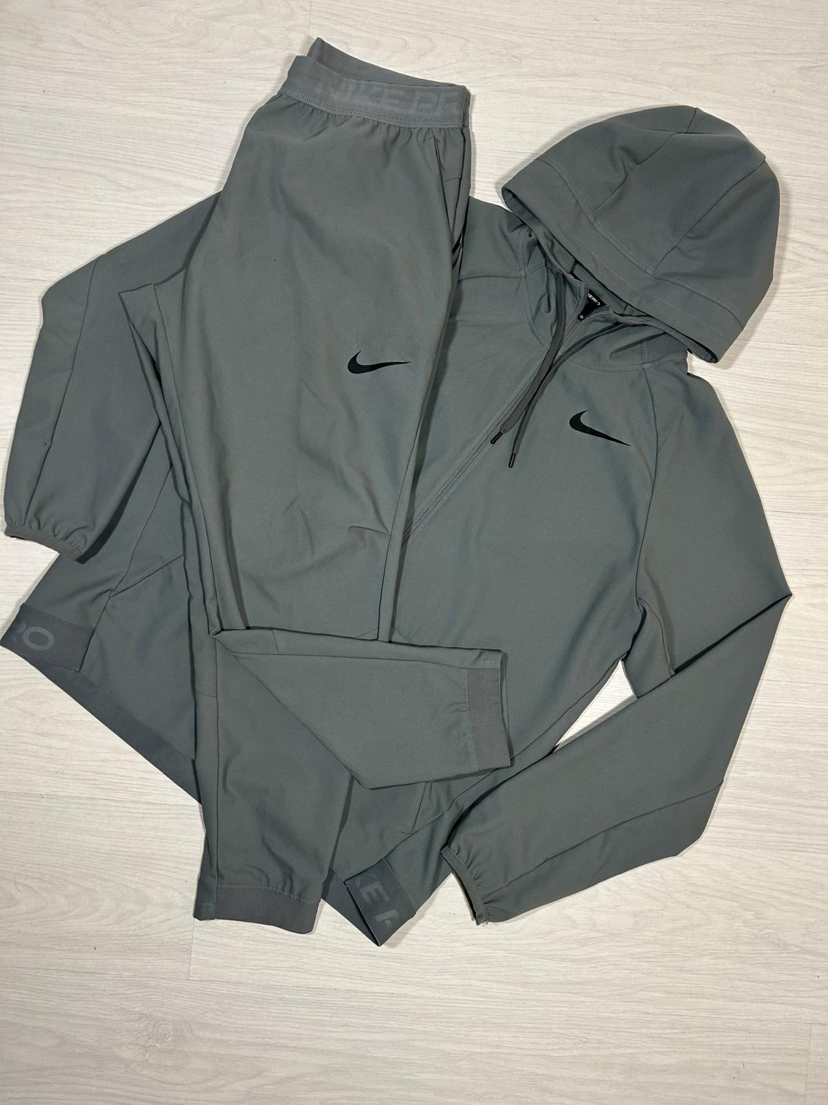 Nike Pro Tracksuit - L - Active Supply