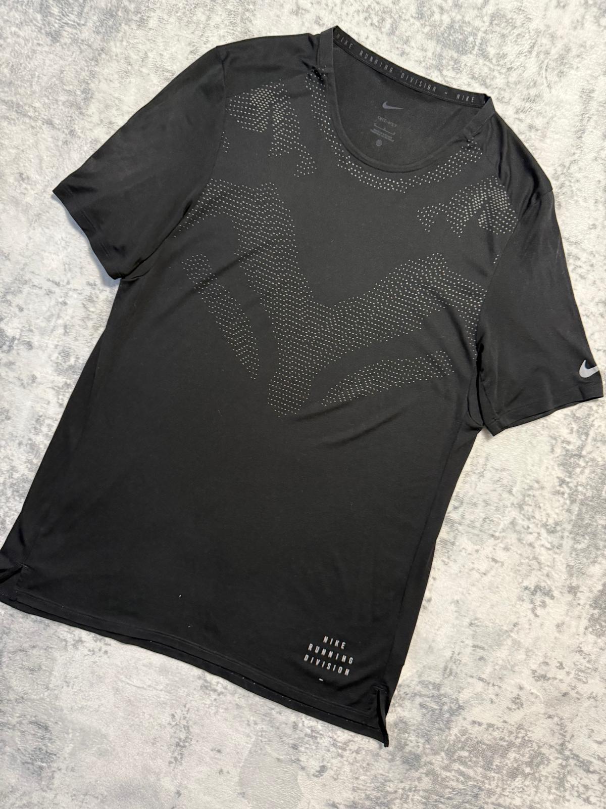 Nike Running Division T Shirt - M - Active Supply