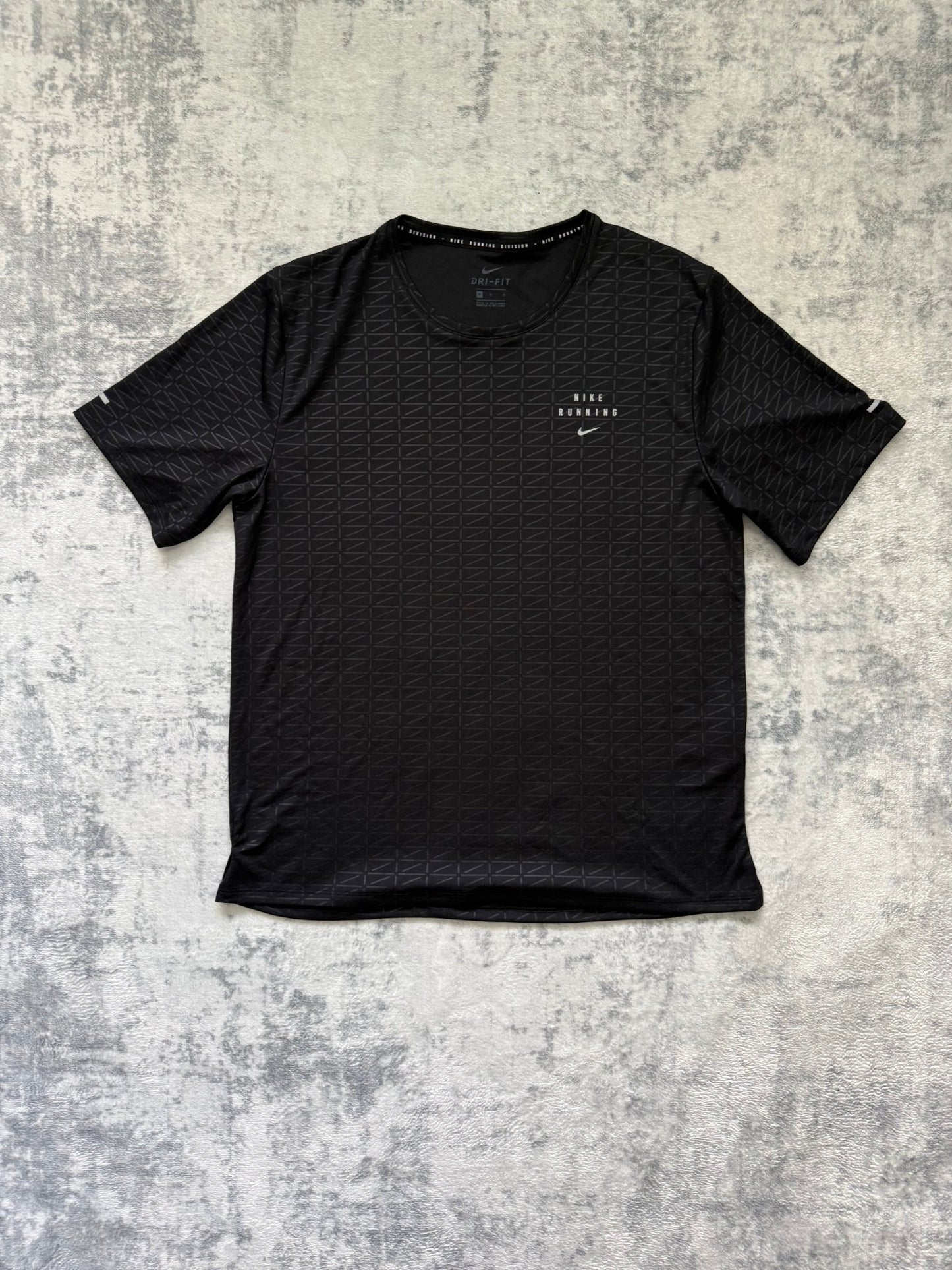 Nike Running Division T Shirt - M - Active Supply